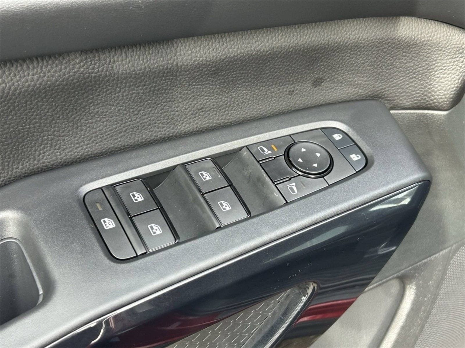 2026 Nissan Pathfinder SV - Photo 33