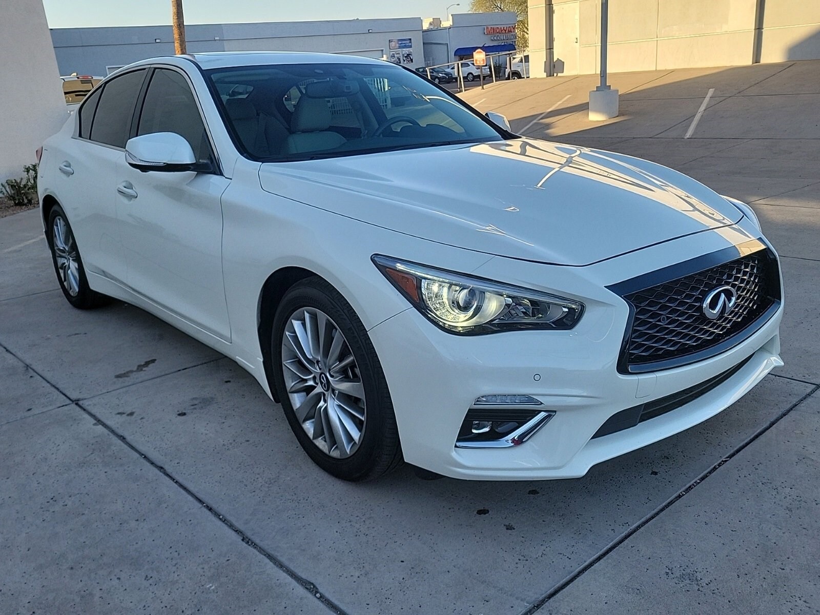 2023 Infiniti Q50 LUXE photo 3