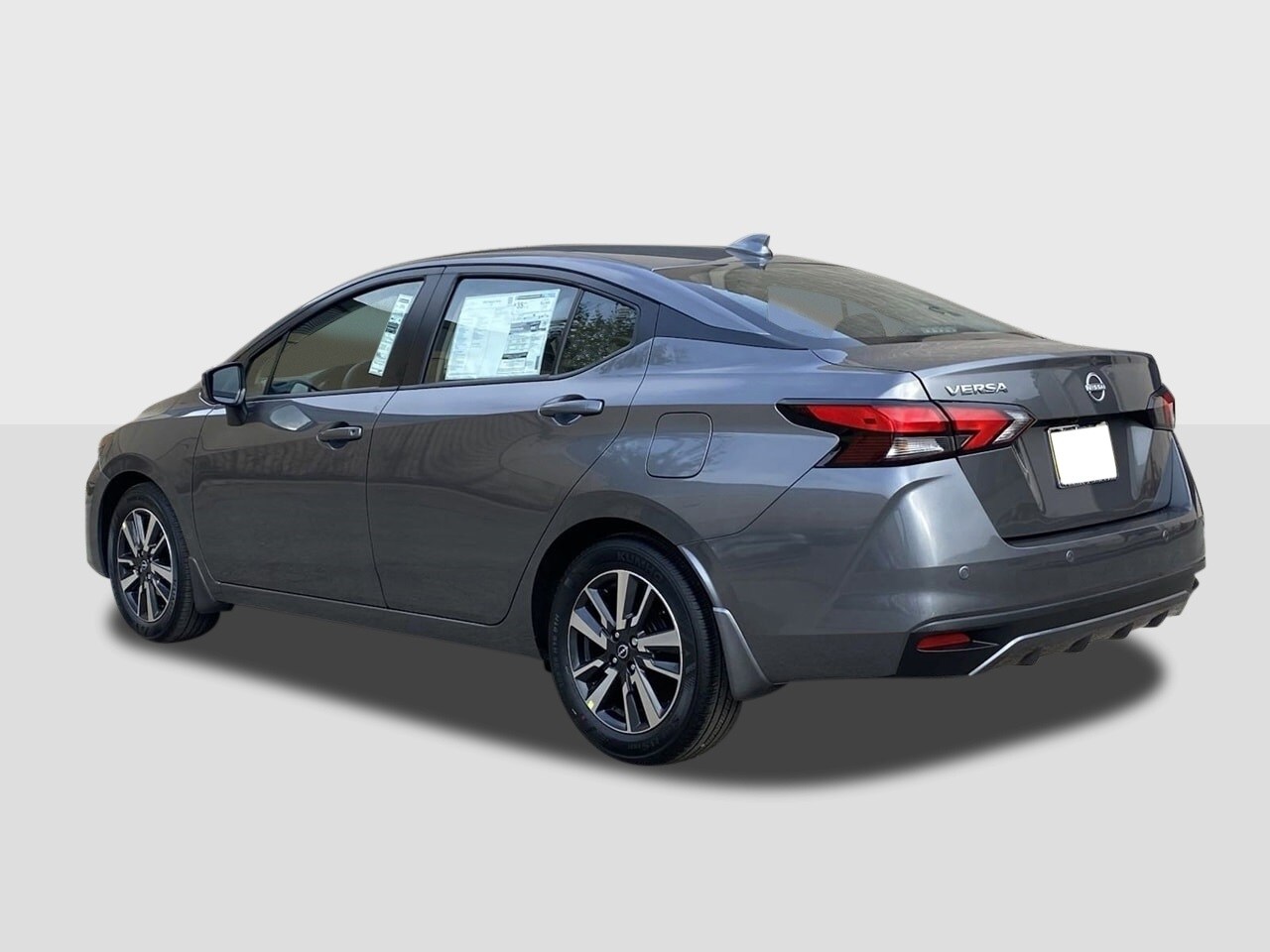 2025 Nissan Versa 1.6 SV photo 2