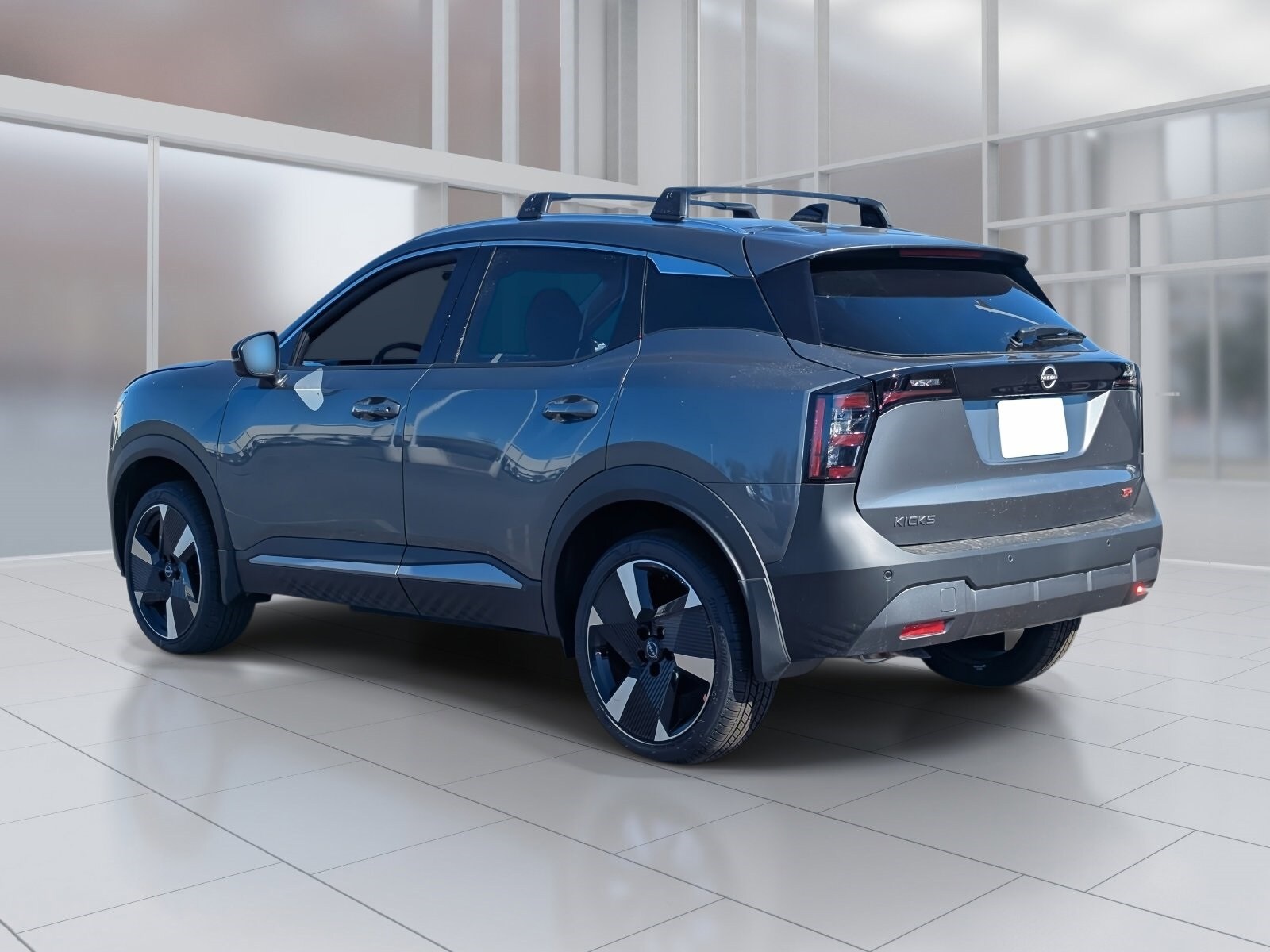 2026 Nissan Kicks SR photo 2