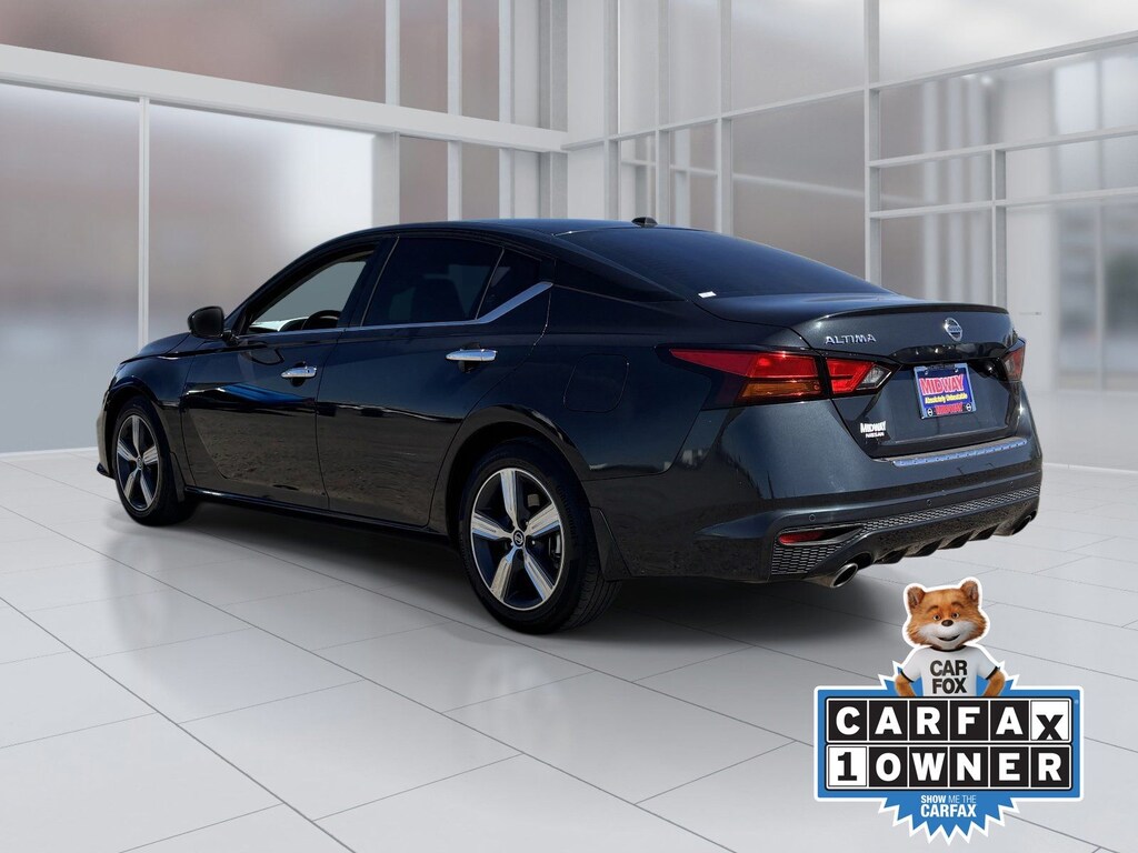 Certified 2022 Nissan