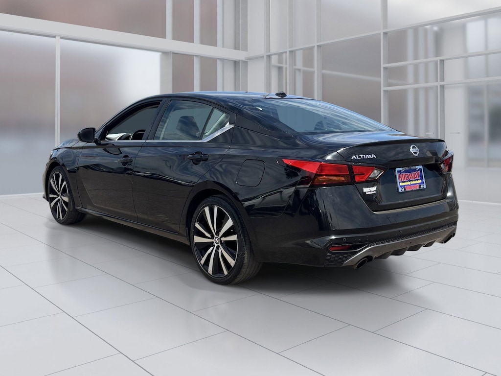 Certified 2021 Nissan