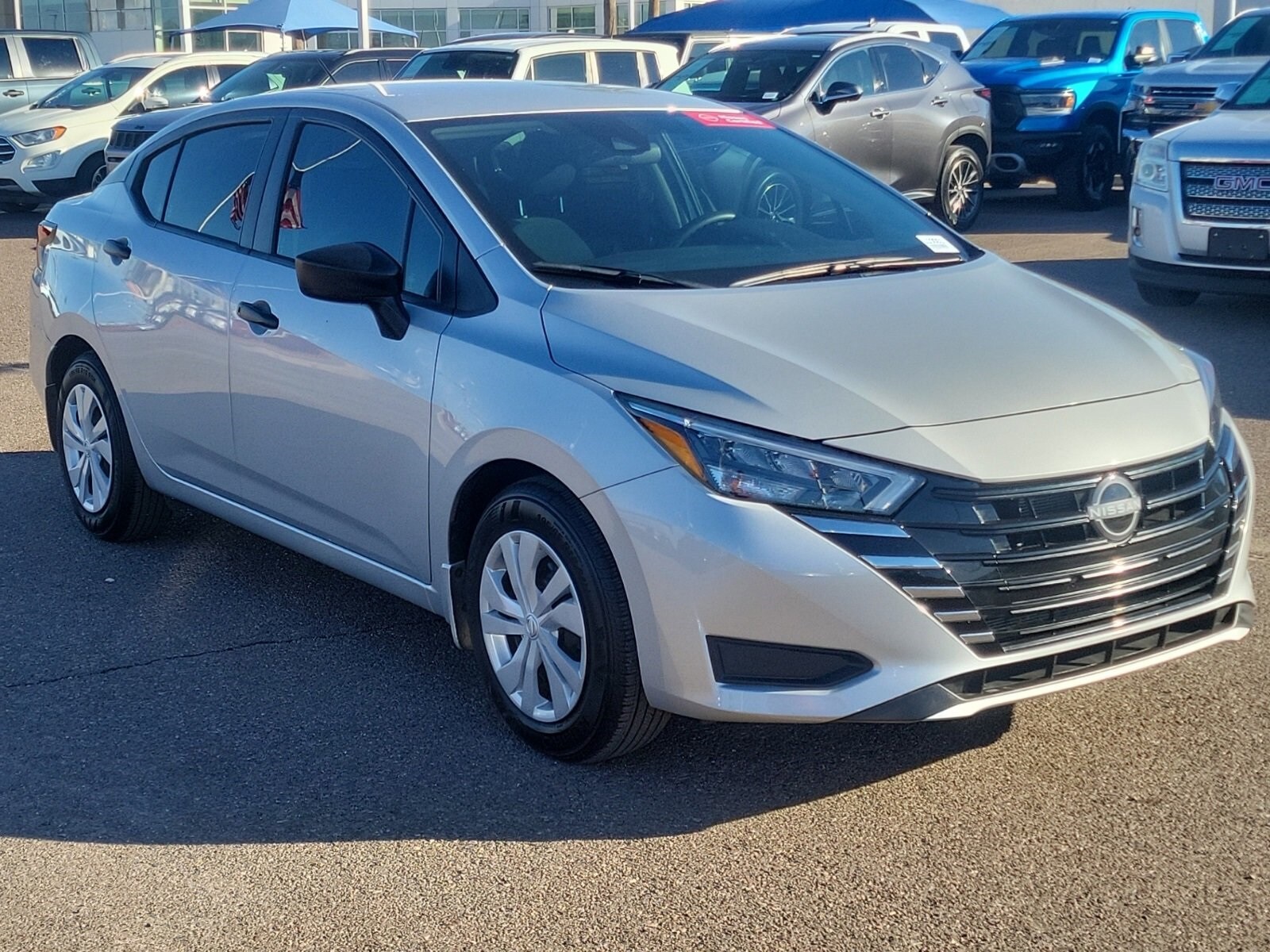 2025 Nissan Versa 1.6 S photo 2