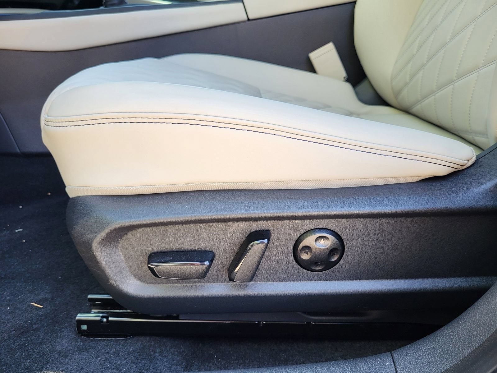 2026 Nissan Sentra SL - Photo 17