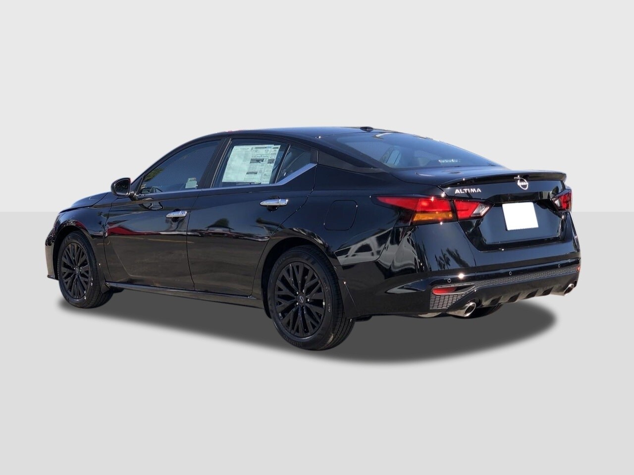 2025 Nissan Altima SV photo 4