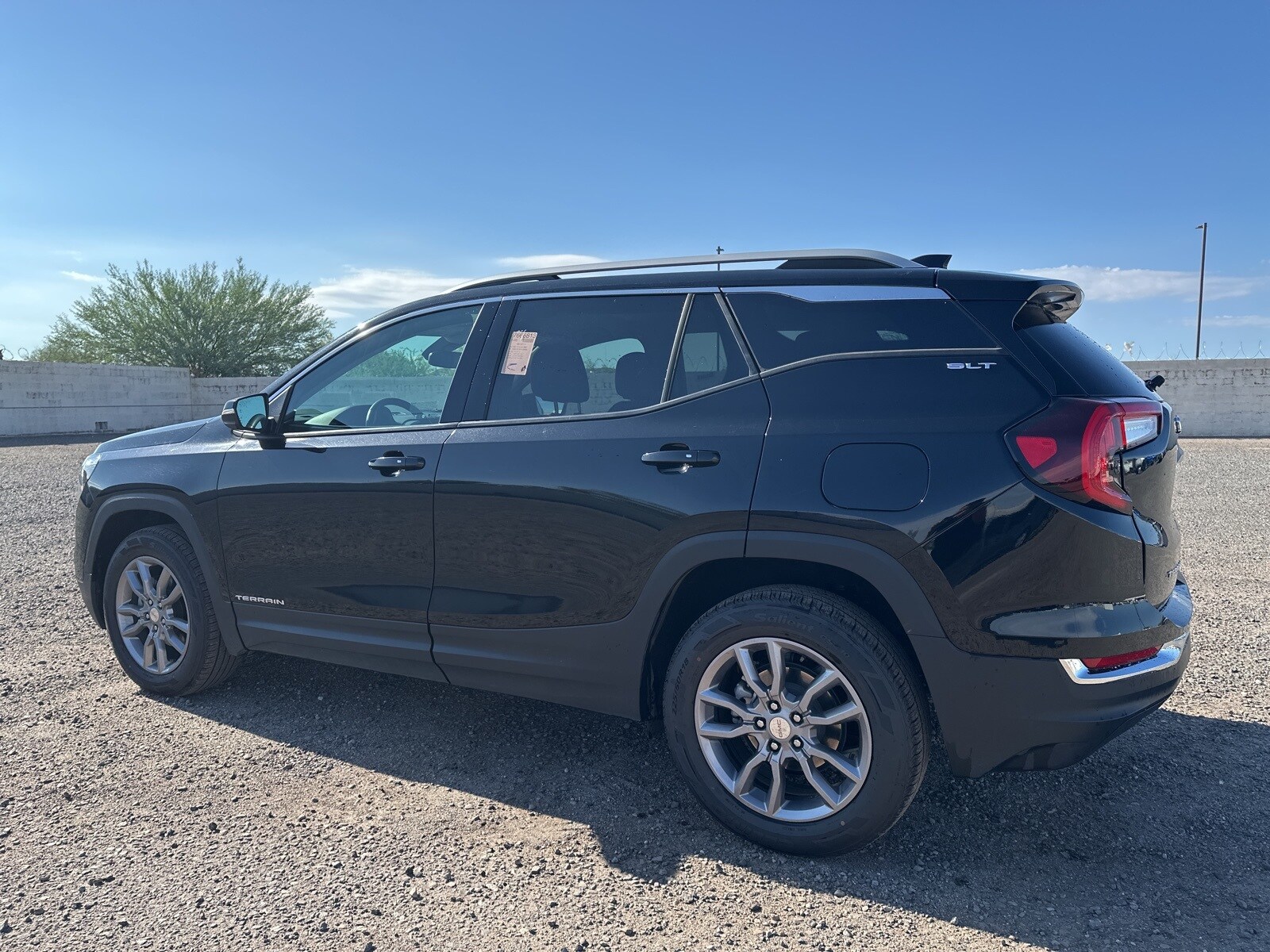2024 Gmc Terrain SLT photo 3