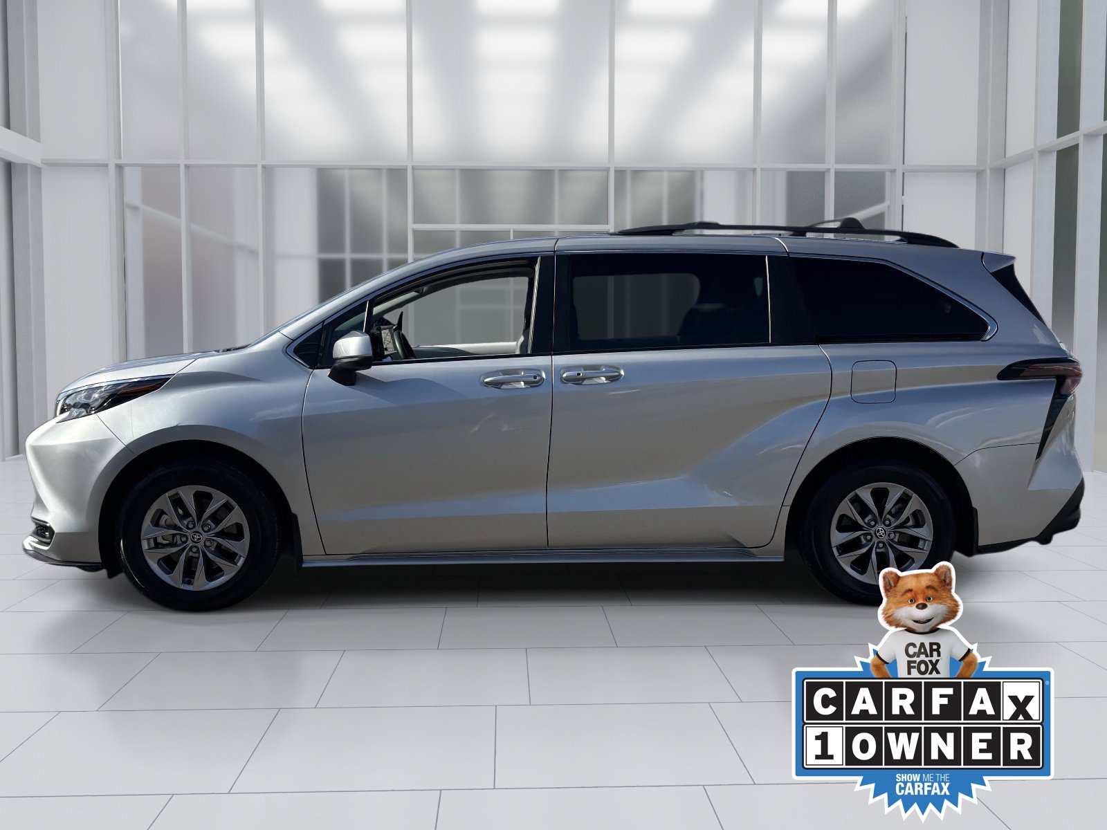 Used 2025 Toyota Sienna LE Minivan/Van