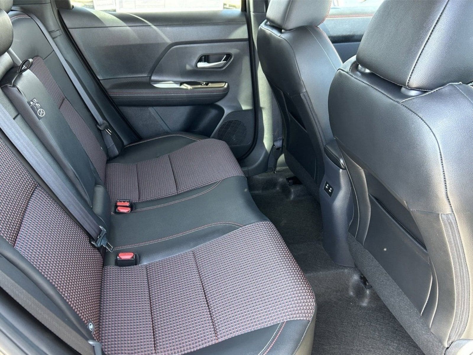 2025 Nissan Kicks SR - Photo 14