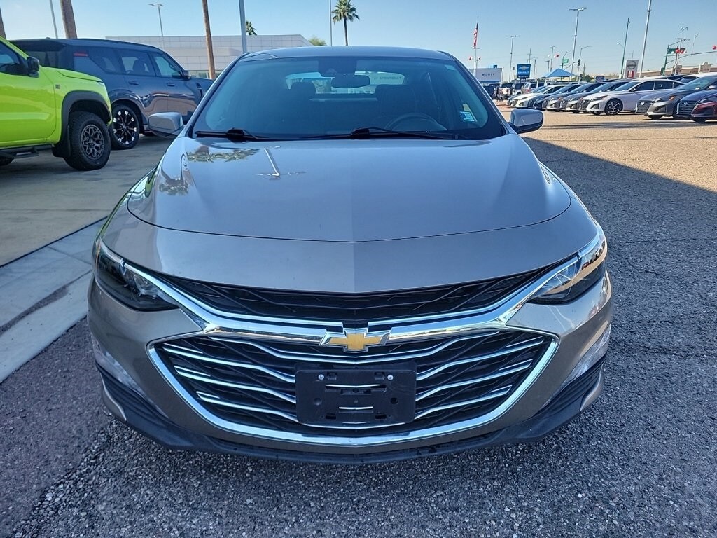 2023 Chevrolet Malibu 1LT photo 2