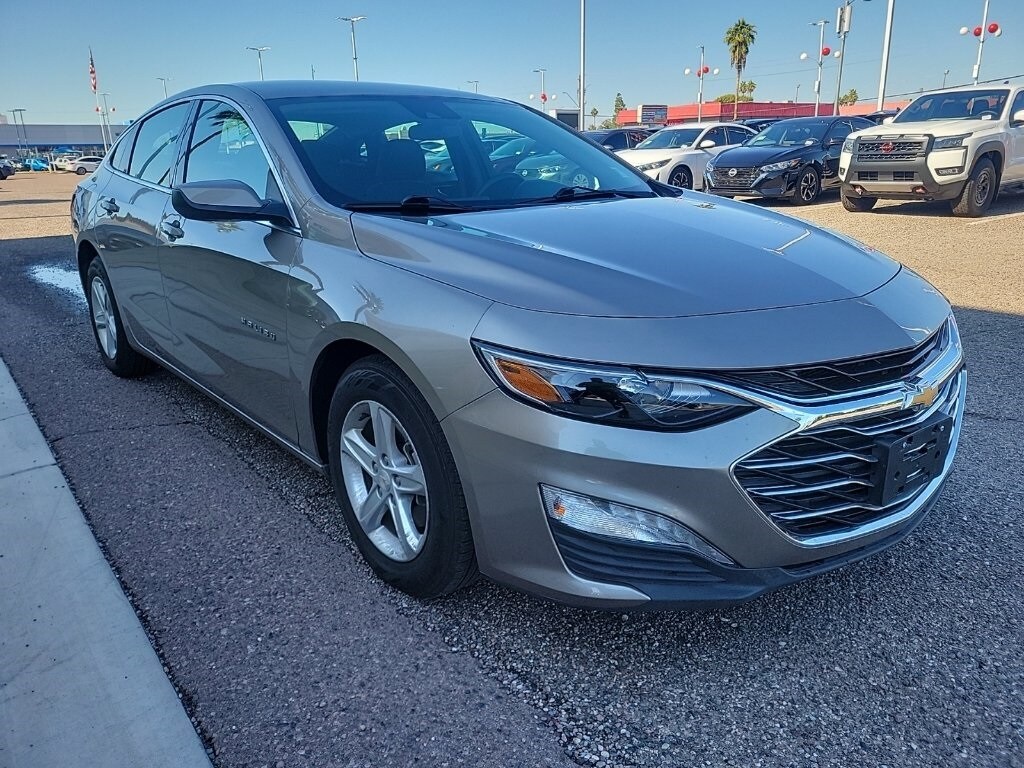 2023 Chevrolet Malibu 1LT photo 3