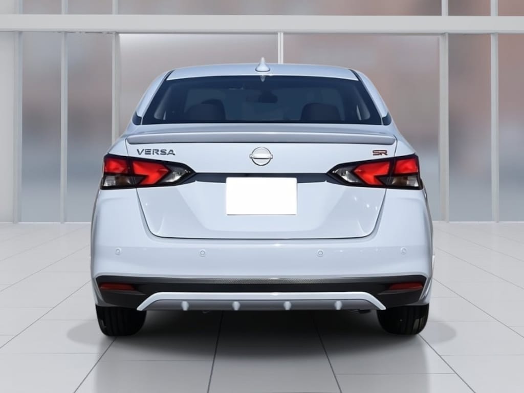 New 2025 Nissan Versa 1.6 SR Sedan