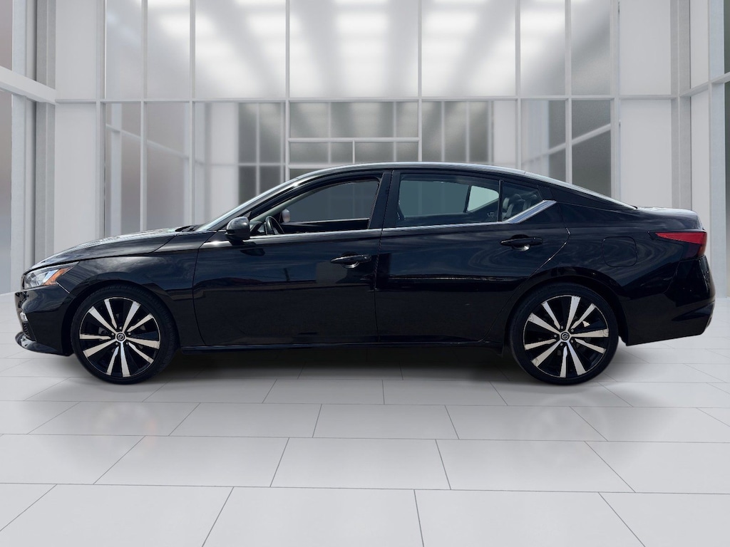Certified 2021 Nissan
