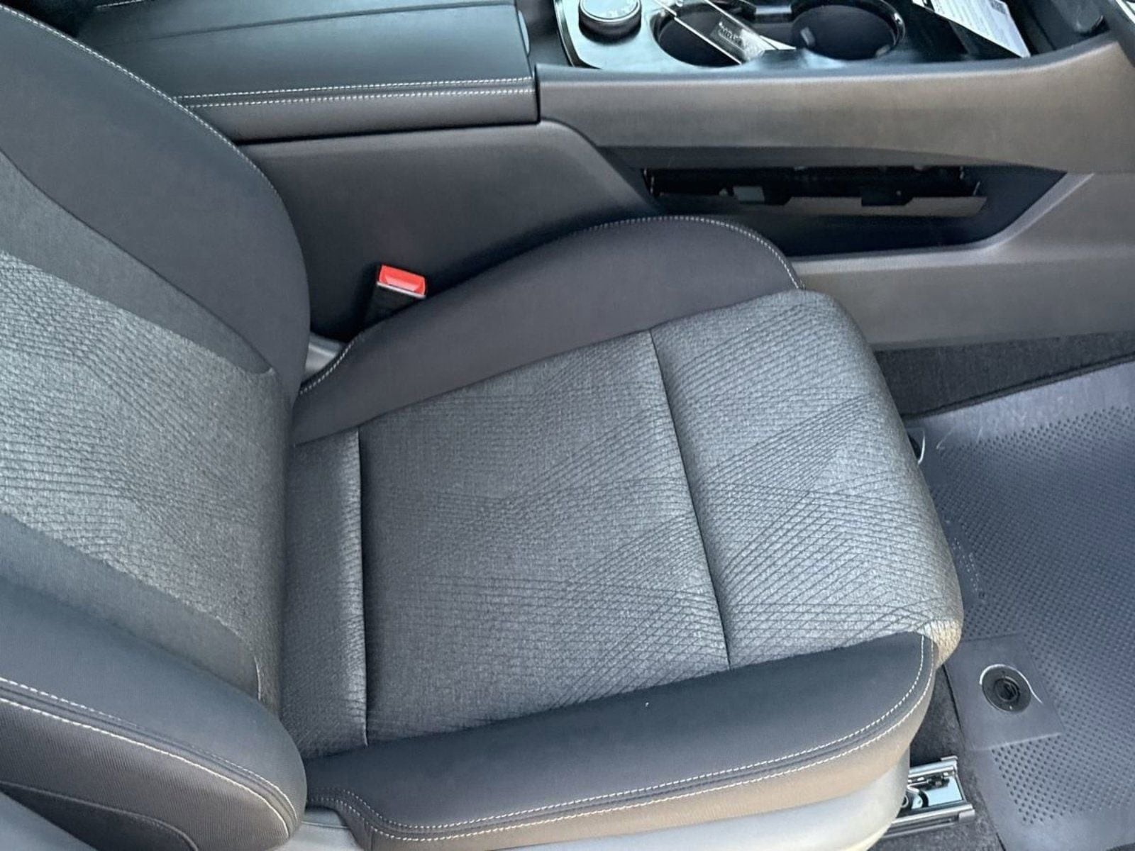 2026 Nissan Rogue SV - Photo 11