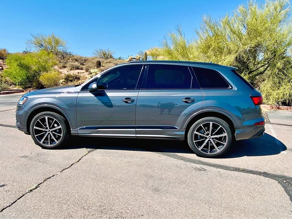 2023 Audi Q7 55 Premium Plus quattro Tiptronic's photo