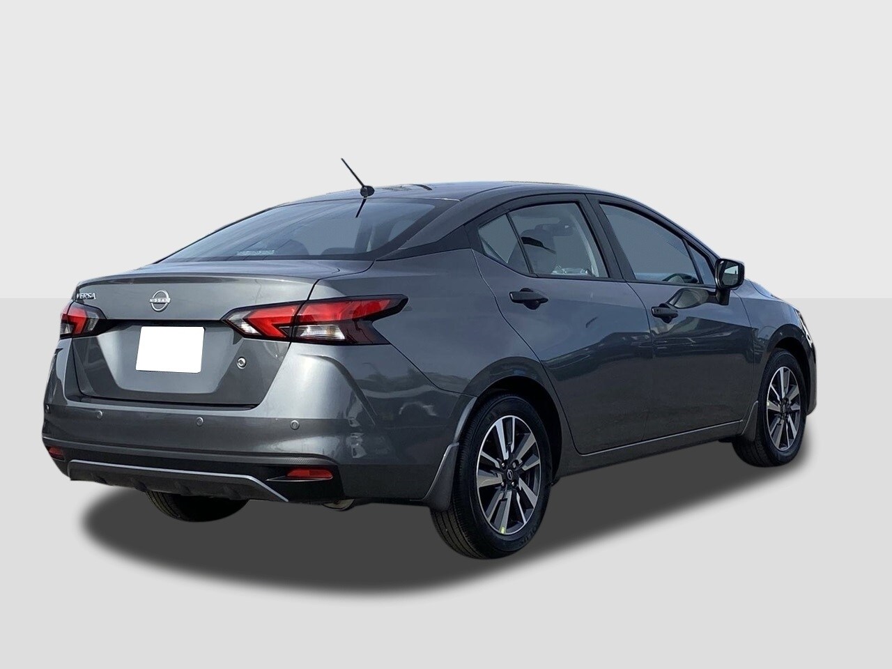 2025 Nissan Versa 1.6 S photo 4