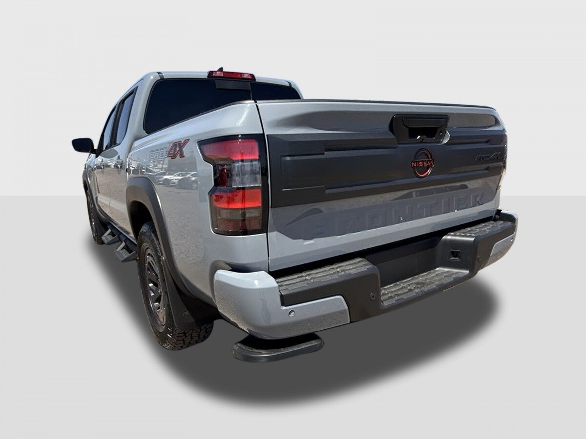 2025 Nissan Frontier PRO-4X photo 3