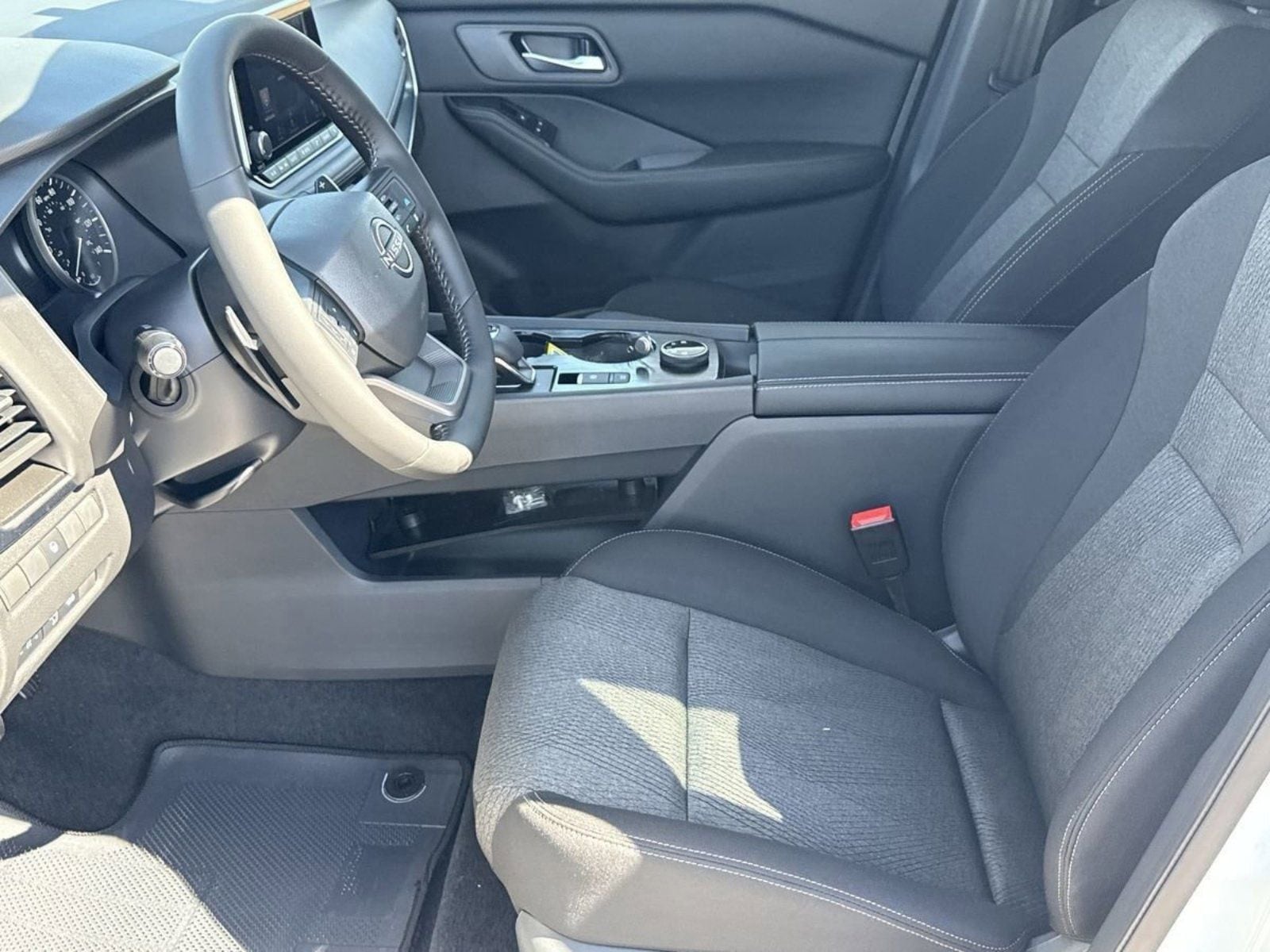 2026 Nissan Rogue SV - Photo 22
