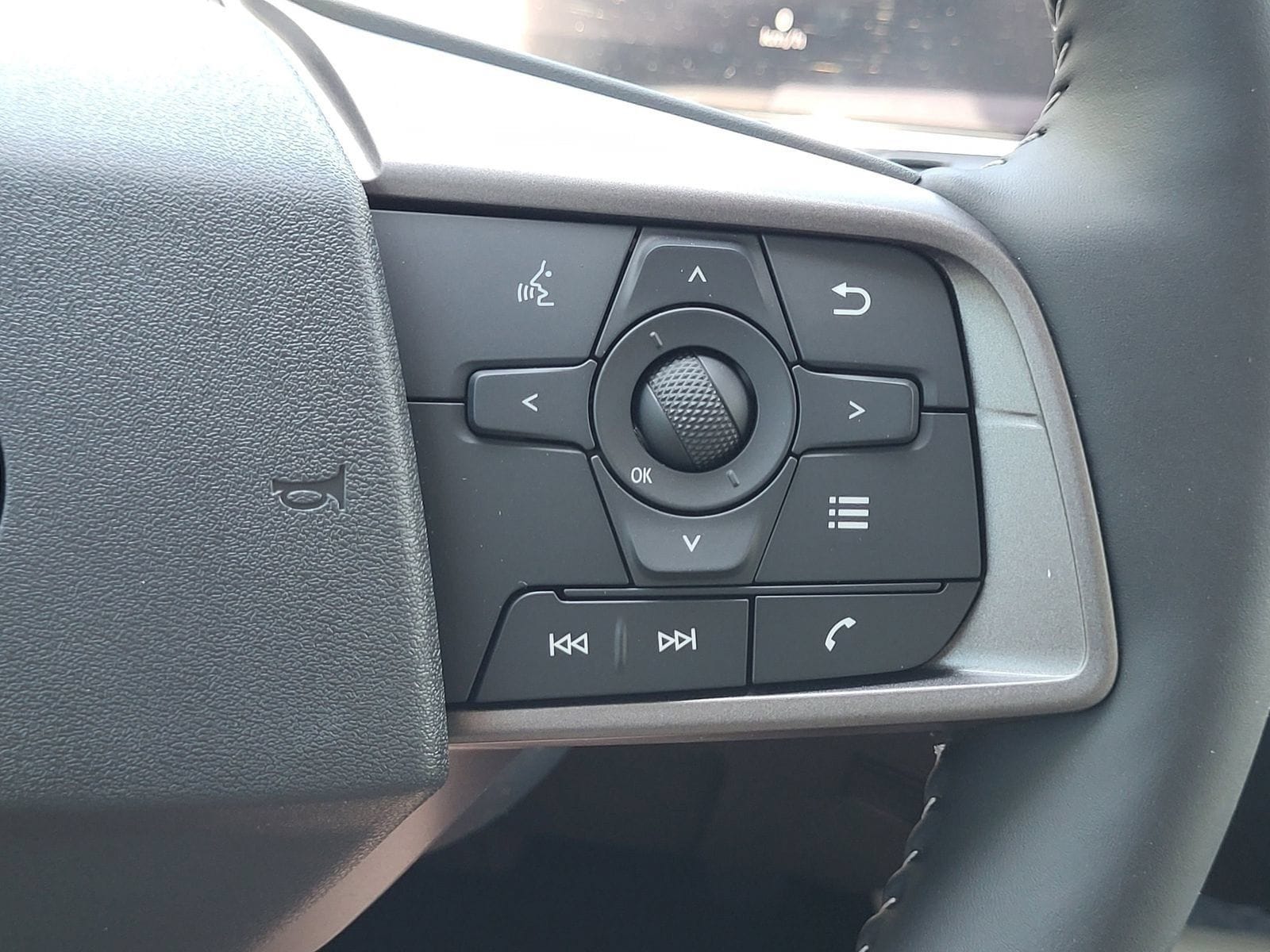 2026 Nissan Sentra SL - Photo 13