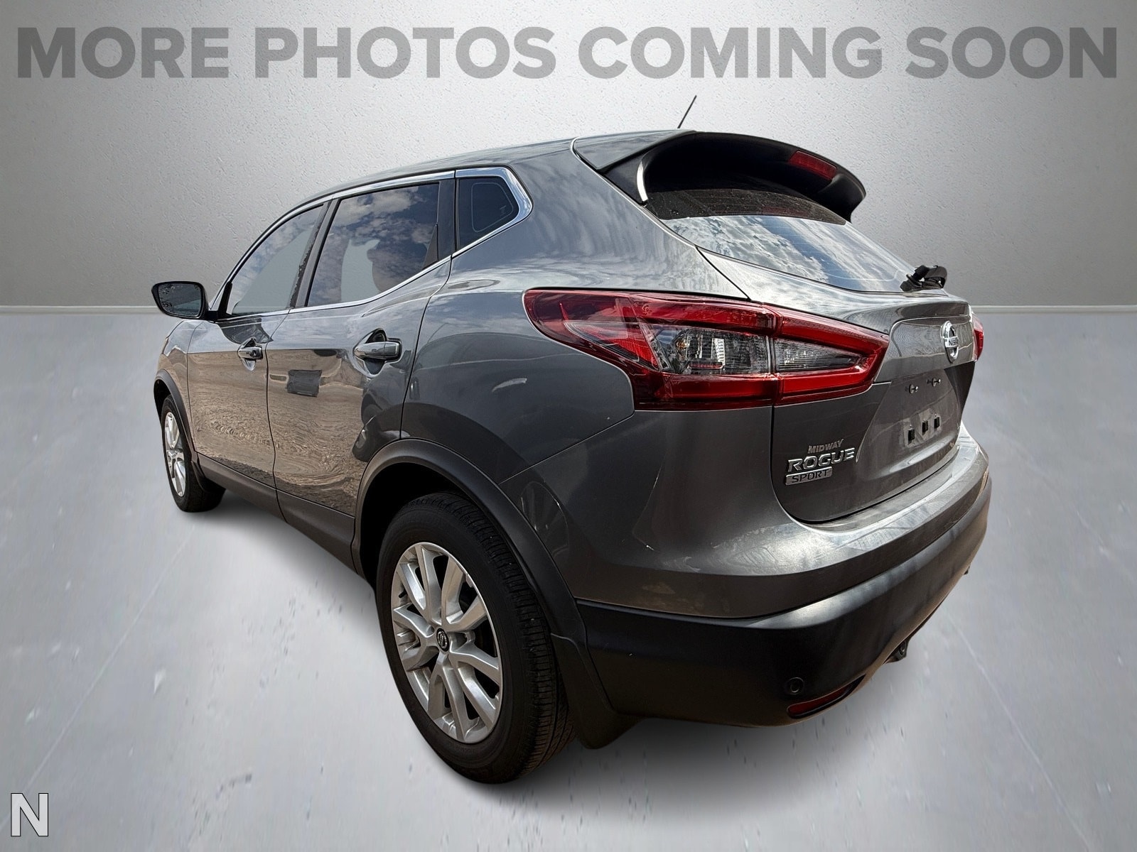 2022 Nissan Rogue Sport S photo 2