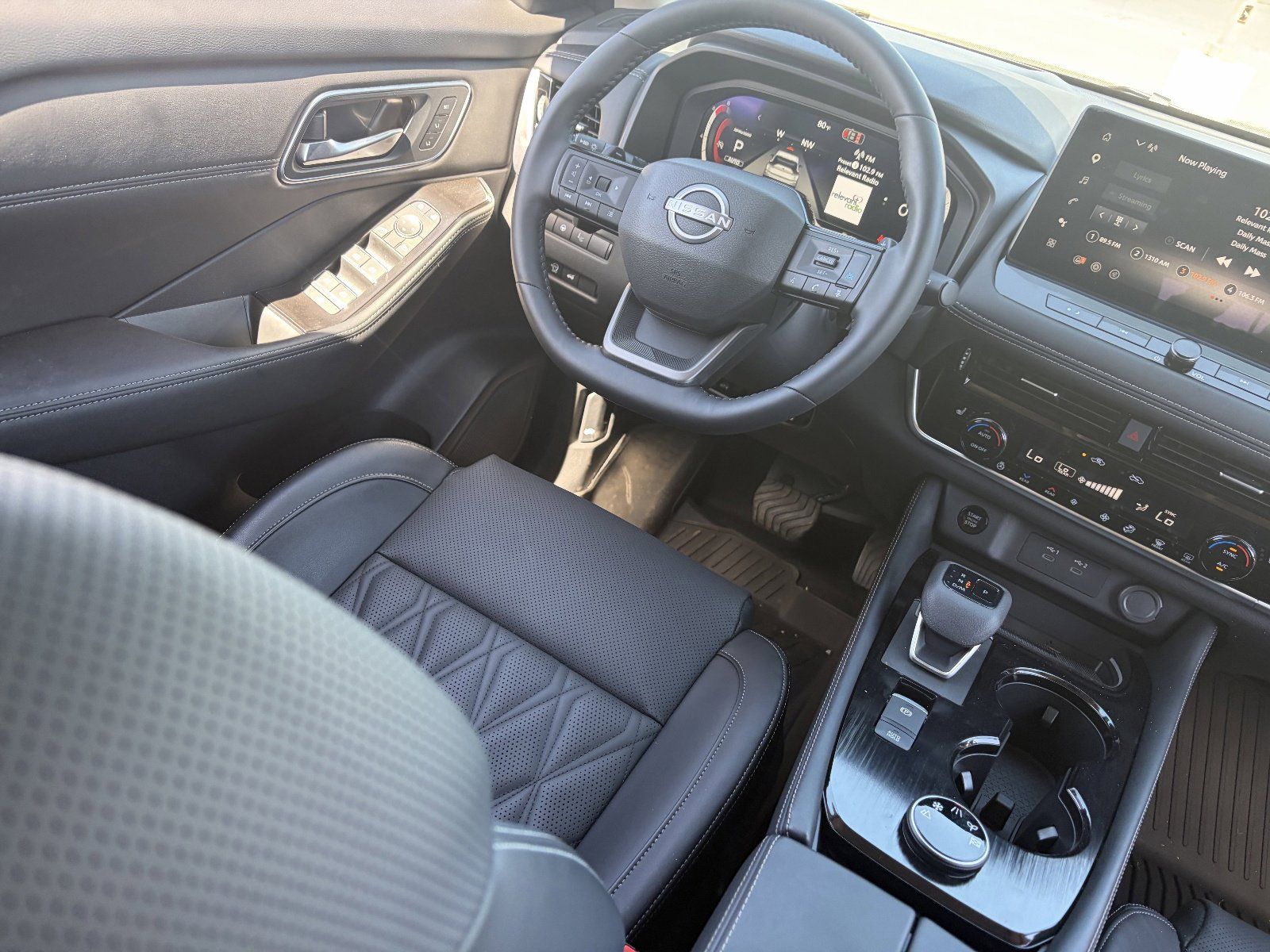 2026 Nissan Rogue Platinum - Photo 15