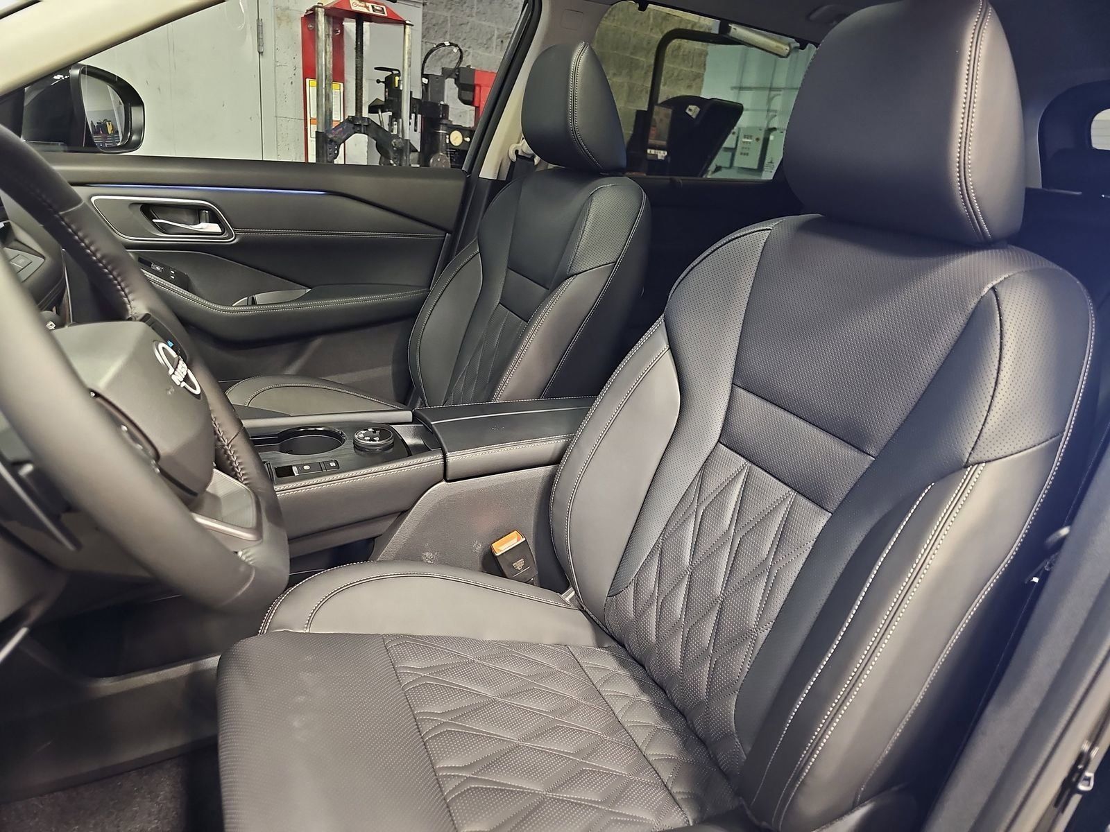 2026 Nissan Rogue Platinum - Photo 15