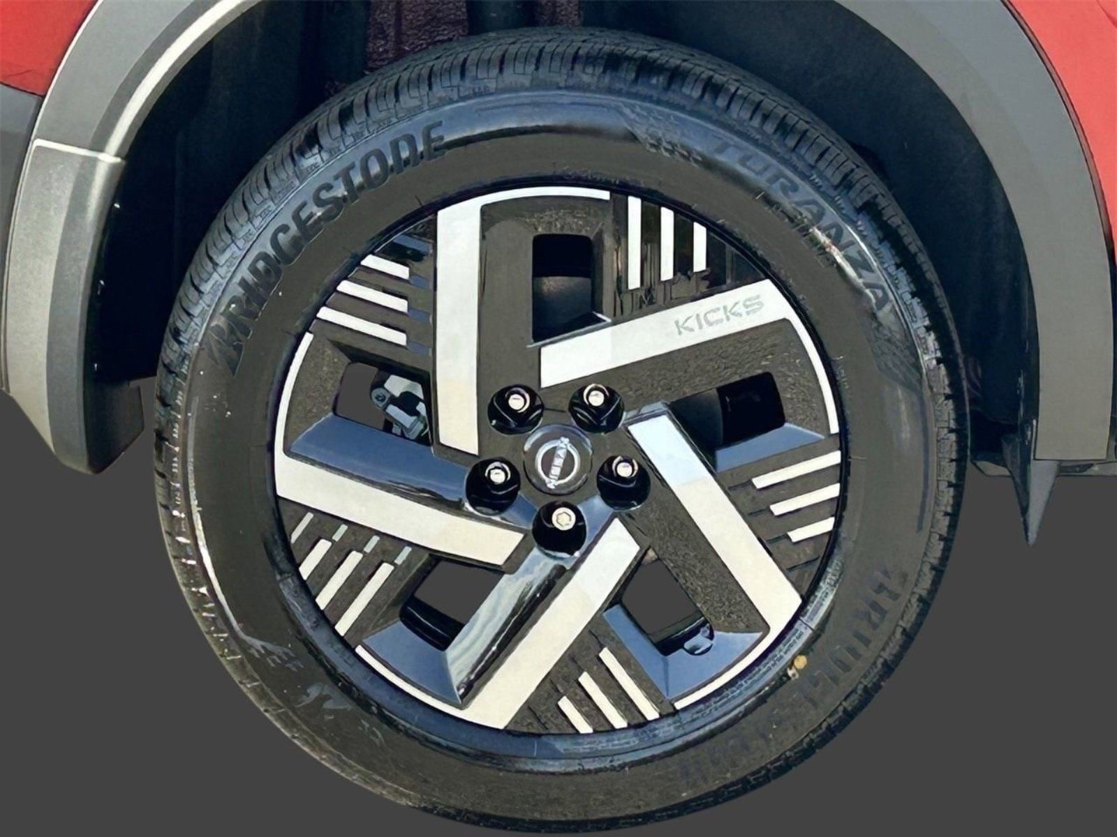 2026 Nissan KICKS SV - Photo 8