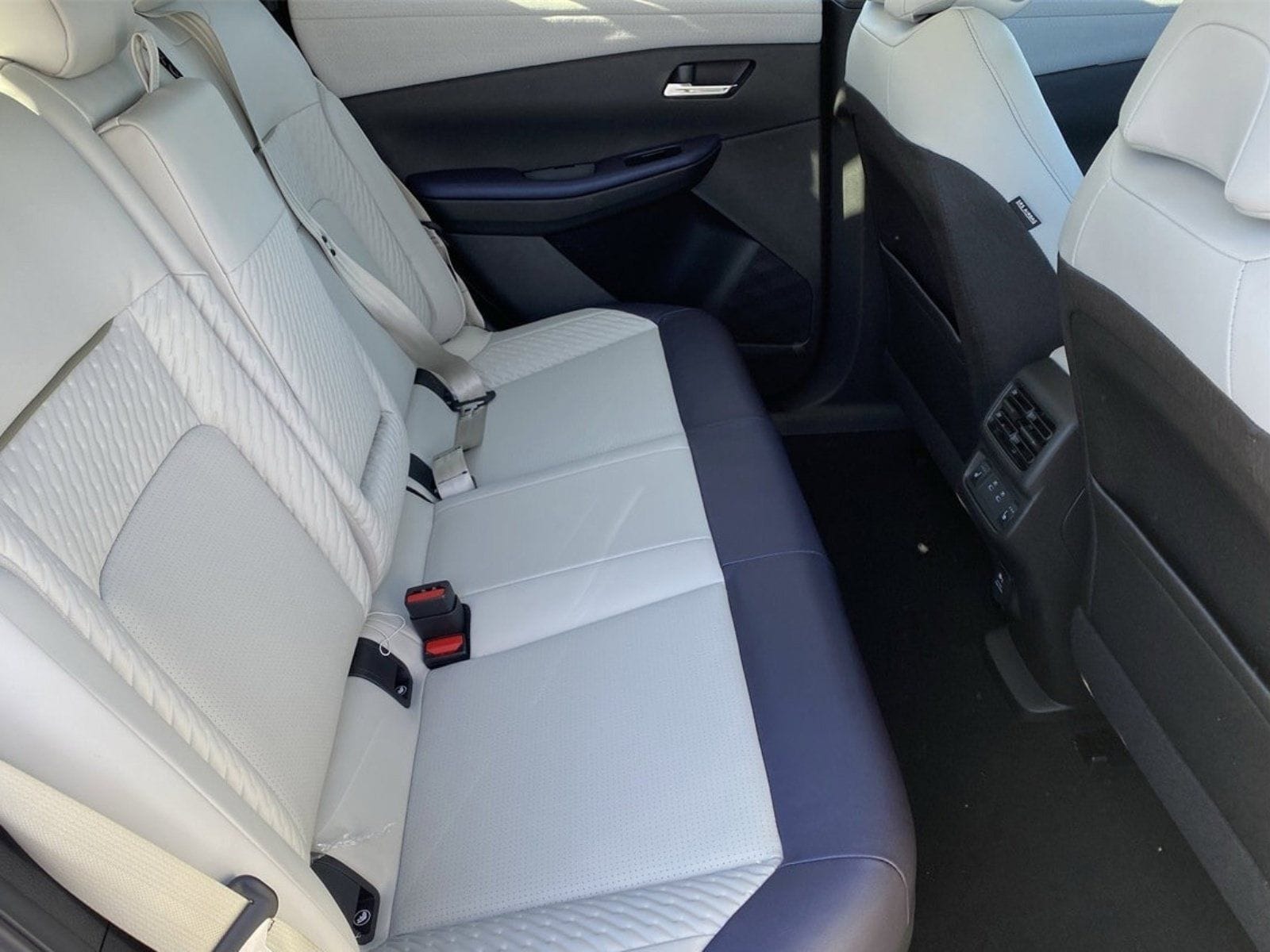 2026 Nissan LEAF Platinum+ - Photo 17