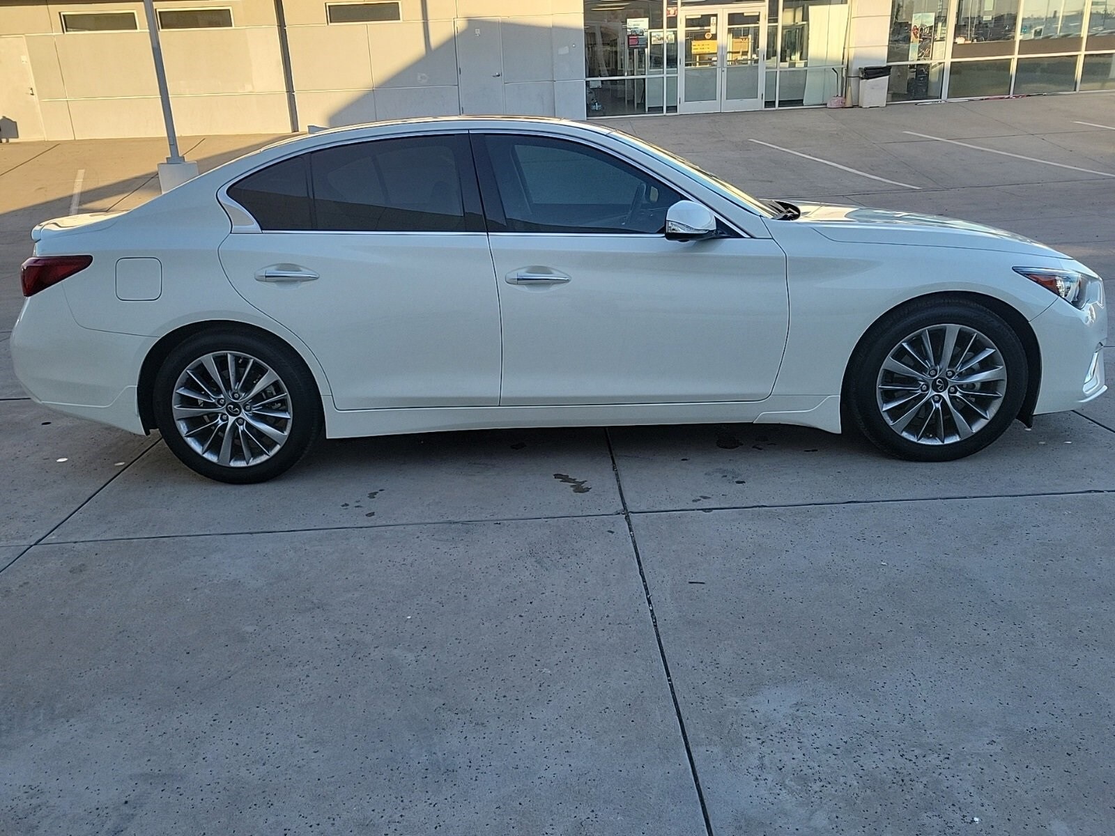 2023 Infiniti Q50 LUXE photo 4