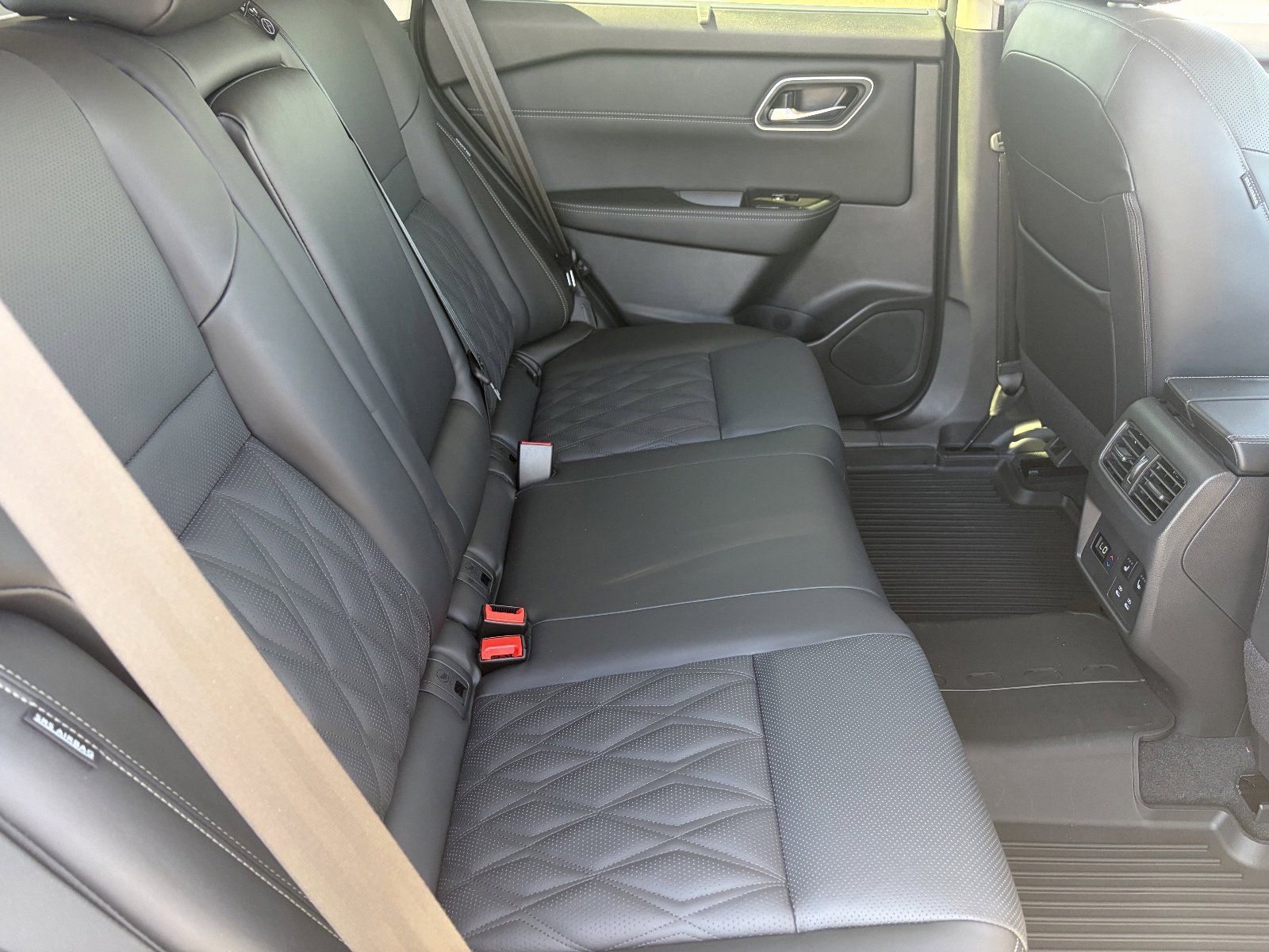 2026 Nissan Rogue Platinum - Photo 14