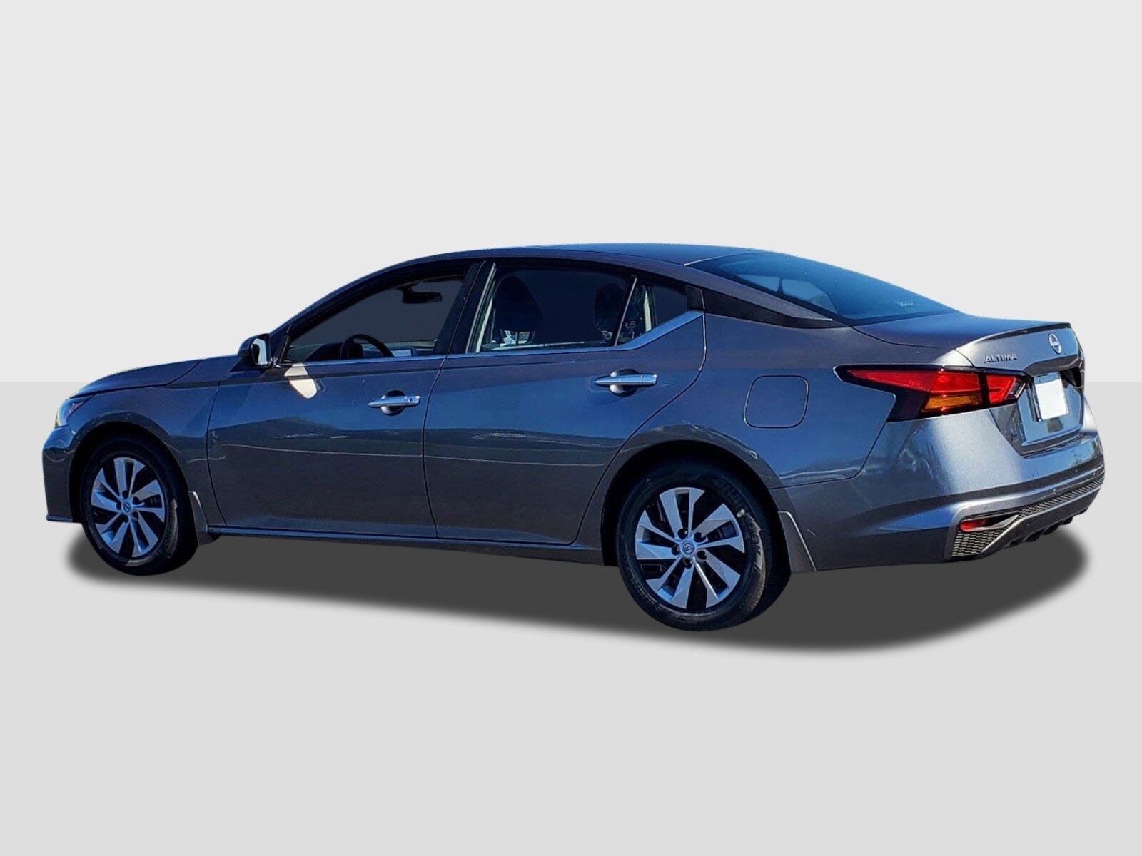 2025 Nissan Altima S photo 3