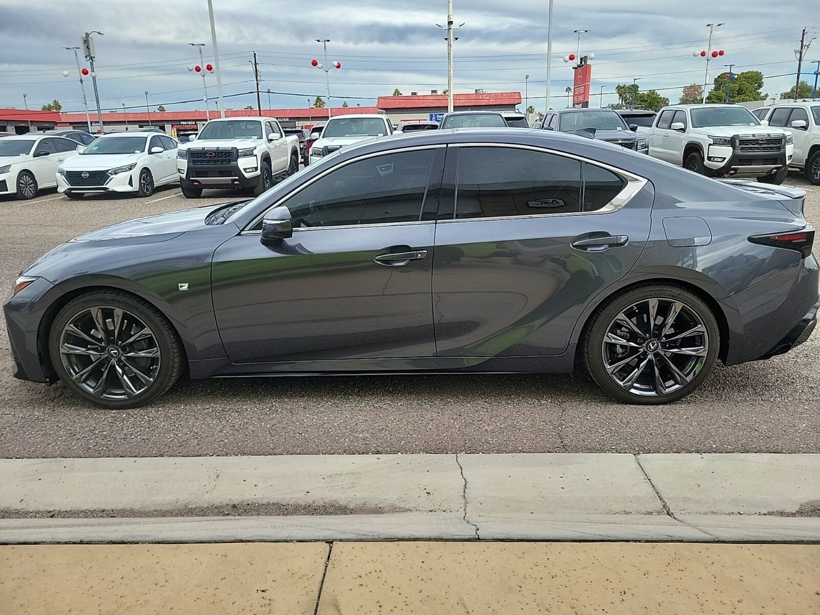 2022 Lexus IS 350 F SPORT photo 2