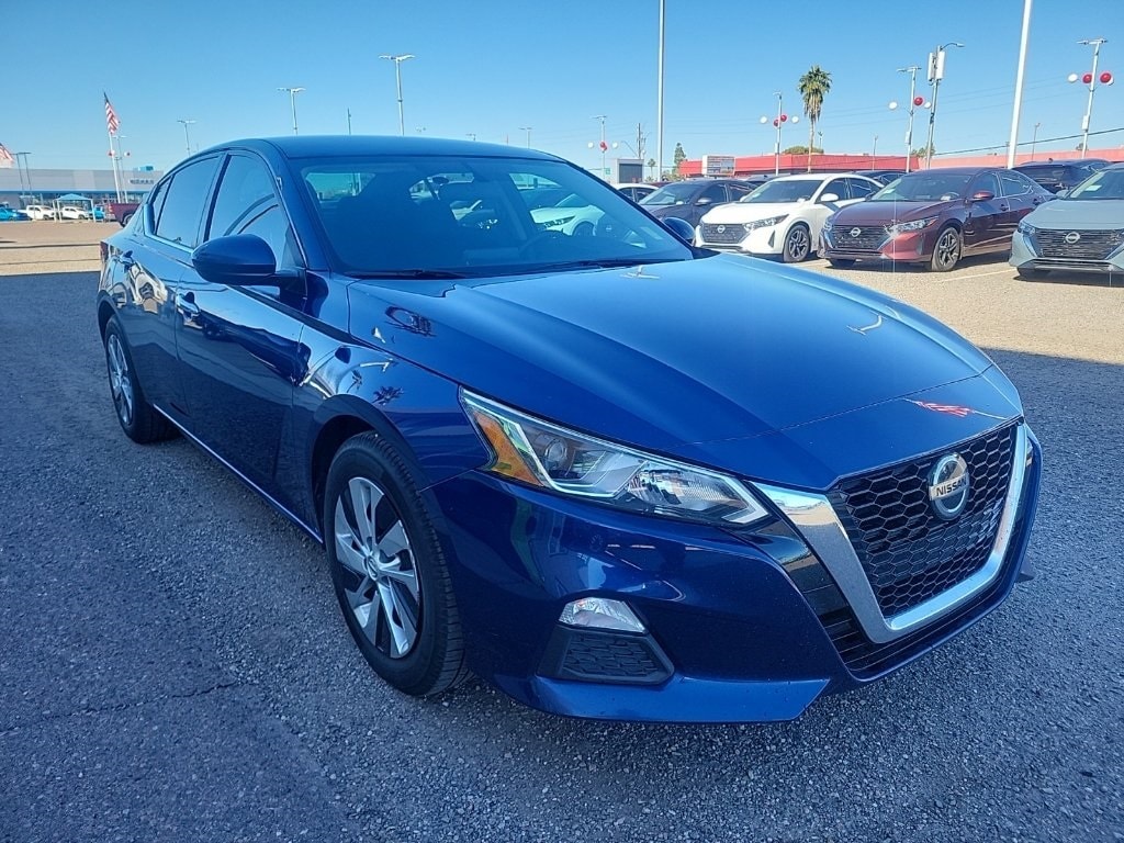 Used 2020 Nissan