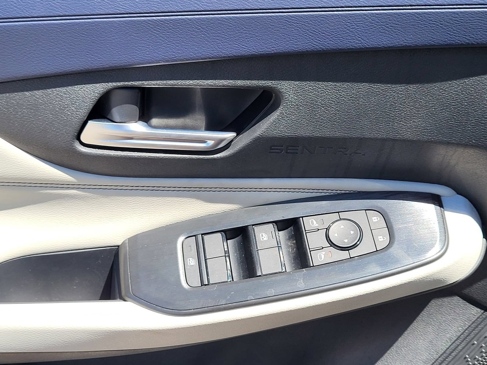 2026 Nissan Sentra SL - Photo 8