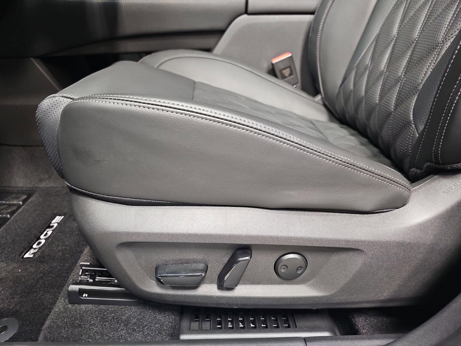 2026 Nissan Rogue Platinum - Photo 29