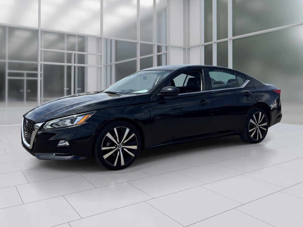 Certified 2021 Nissan
