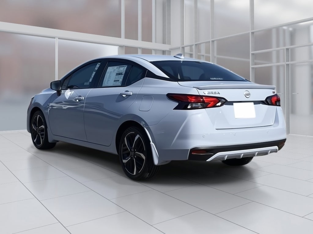 New 2025 Nissan Versa 1.6 SR Sedan