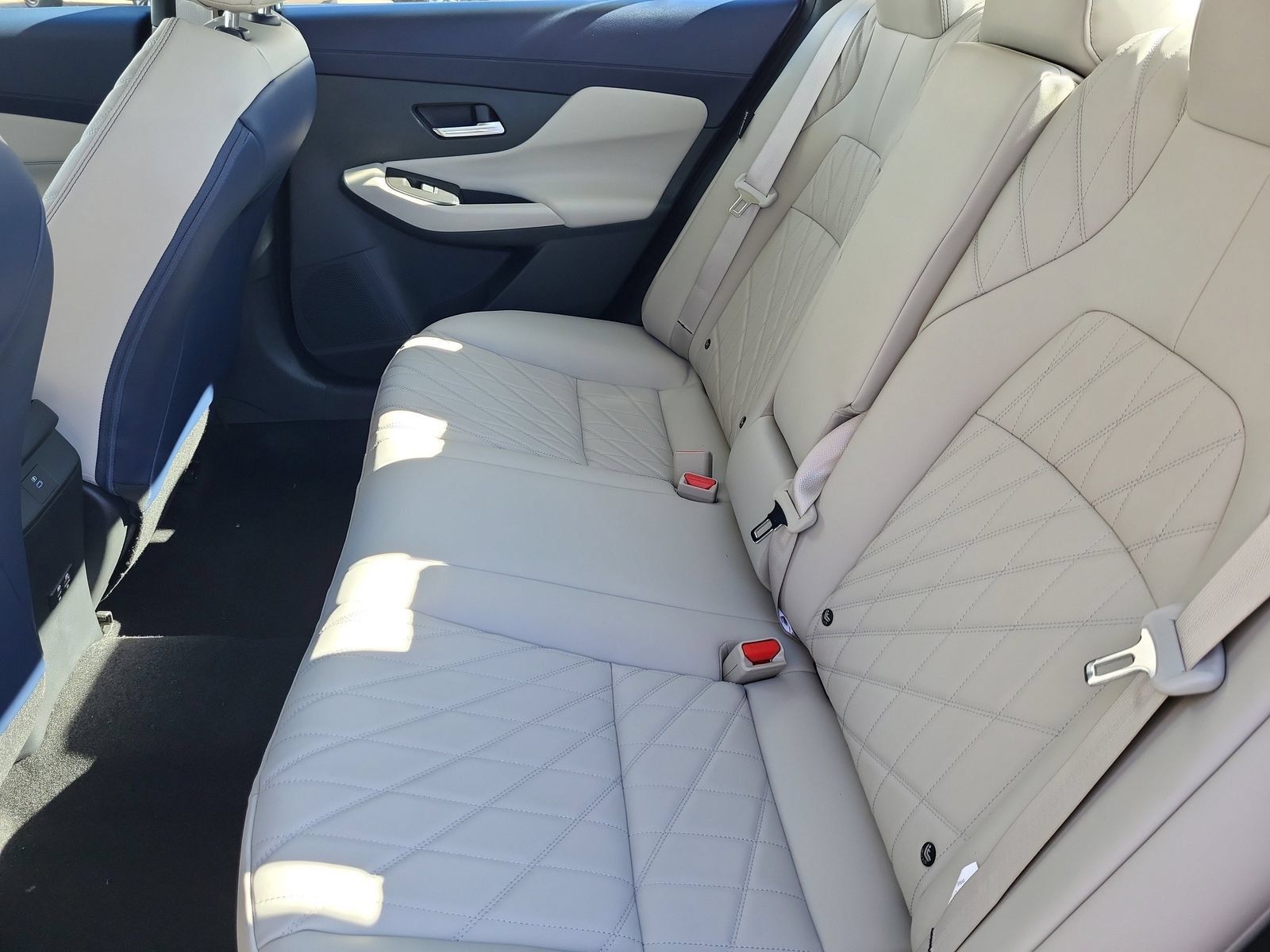 2026 Nissan Sentra SL - Photo 9