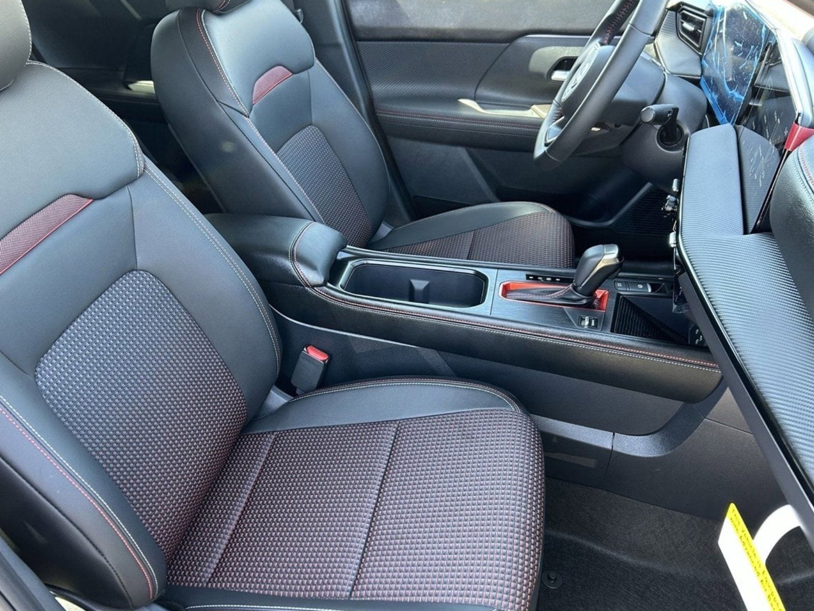 2025 Nissan Kicks SR - Photo 13