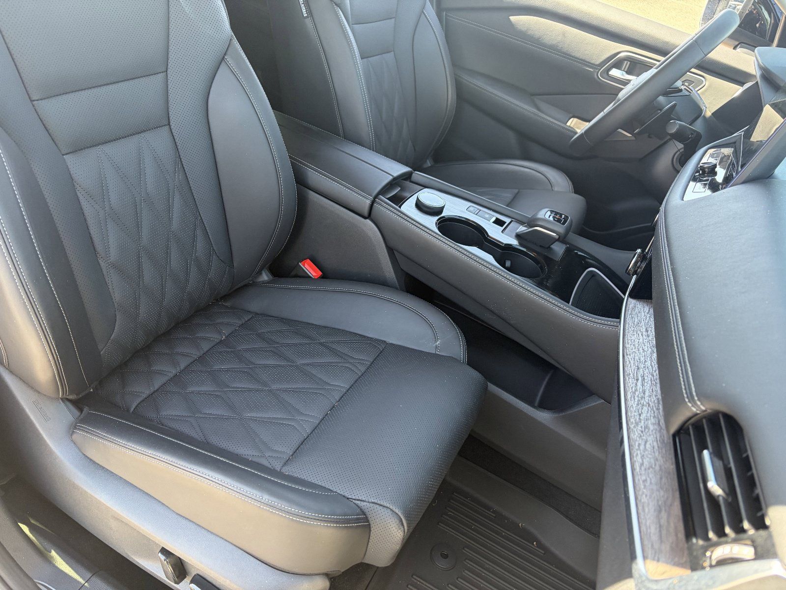2026 Nissan Rogue Platinum - Photo 11