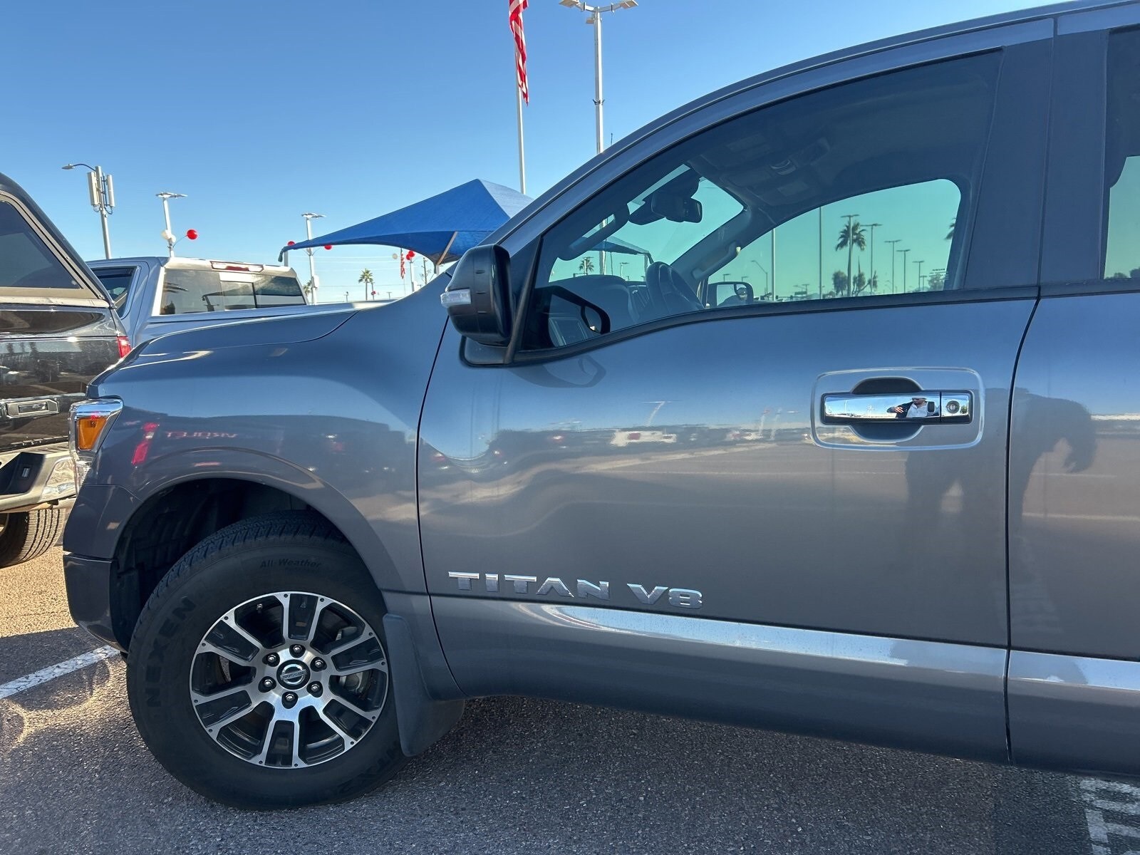 2020 Nissan Titan SV photo 3