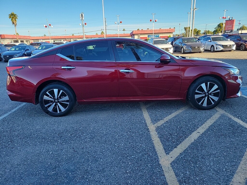 Used 2022 Nissan Altima 2.5 SV Sedan