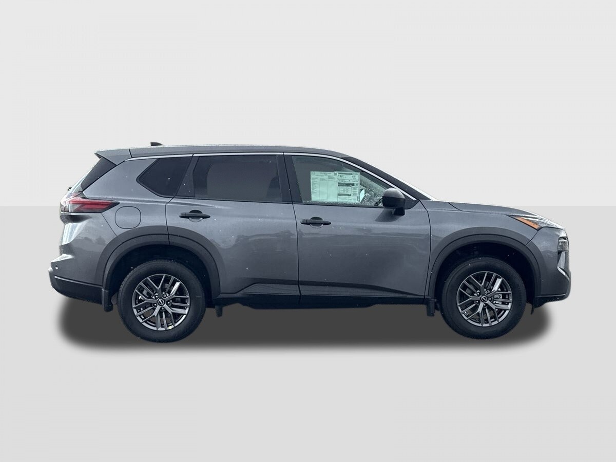 2026 Nissan Rogue S photo 3