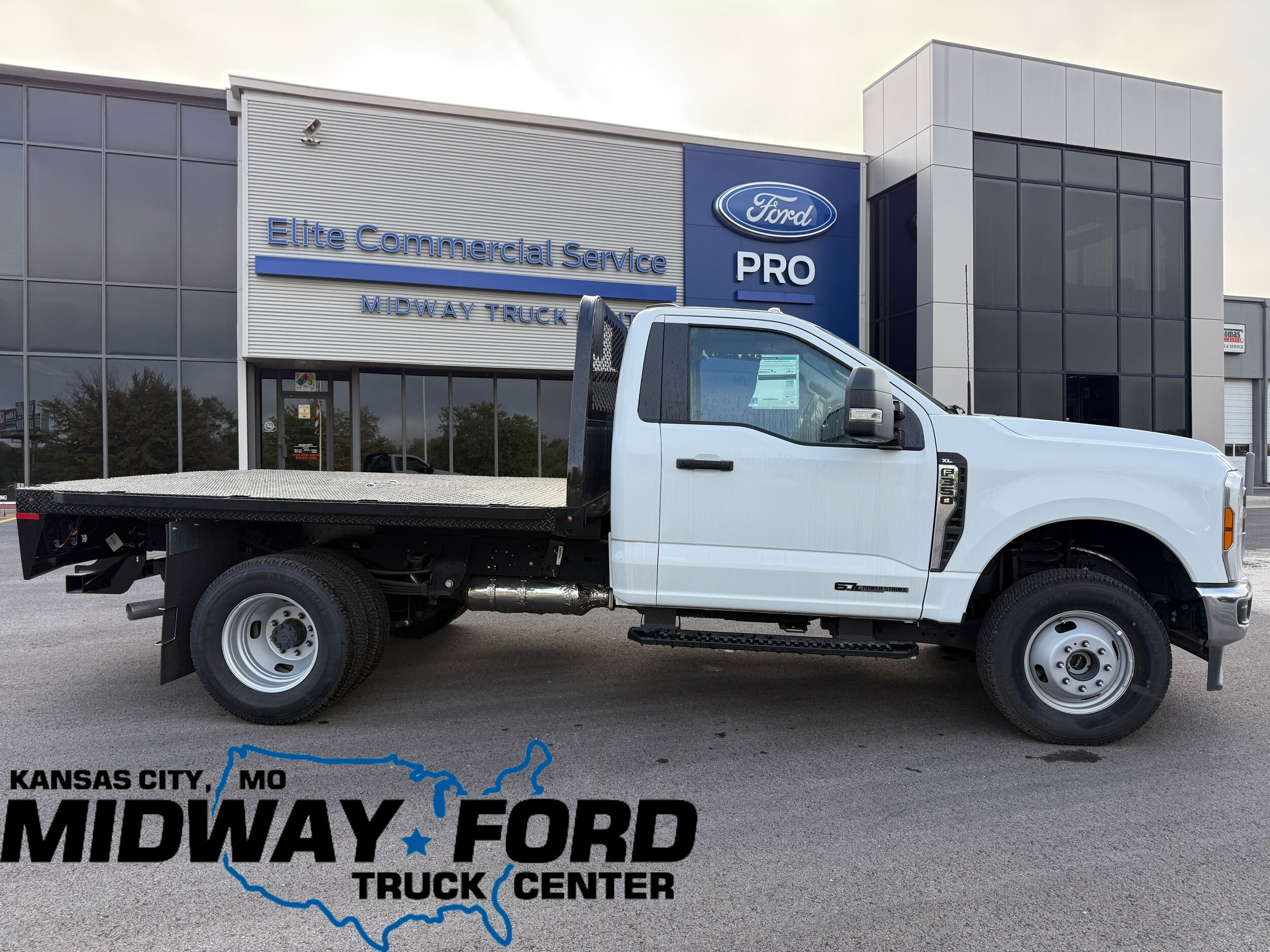 2025 Ford F-350 Super Duty Chassis Cab XL
