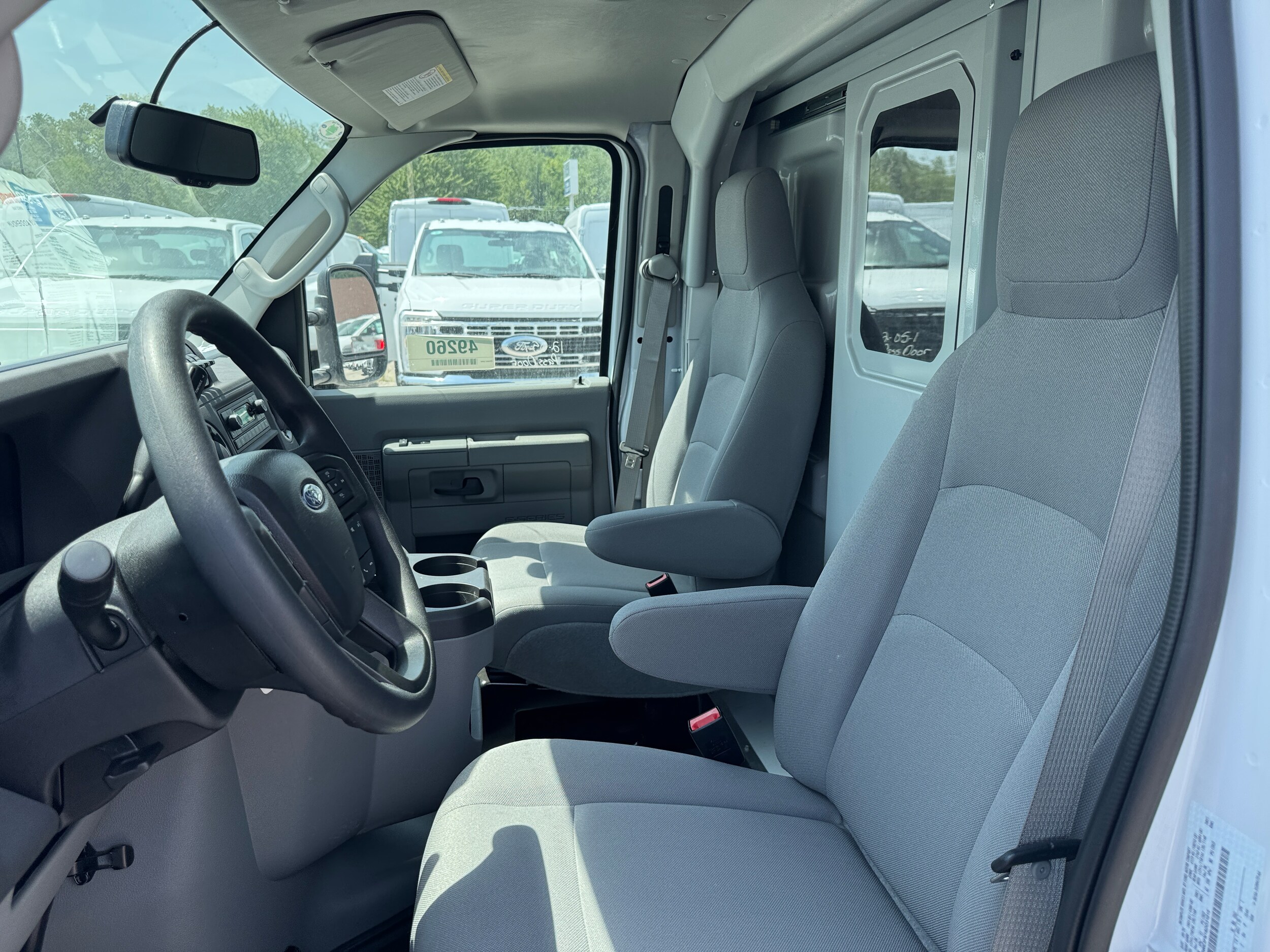 2025 Ford E-350 Base photo 4