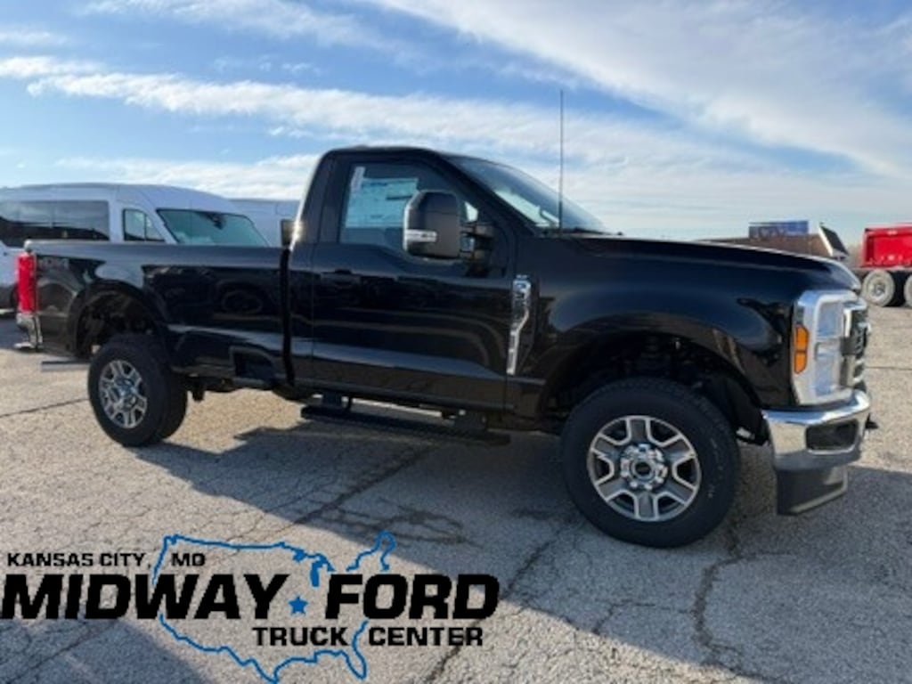 New 2025 Ford F-350 XLT Pickup