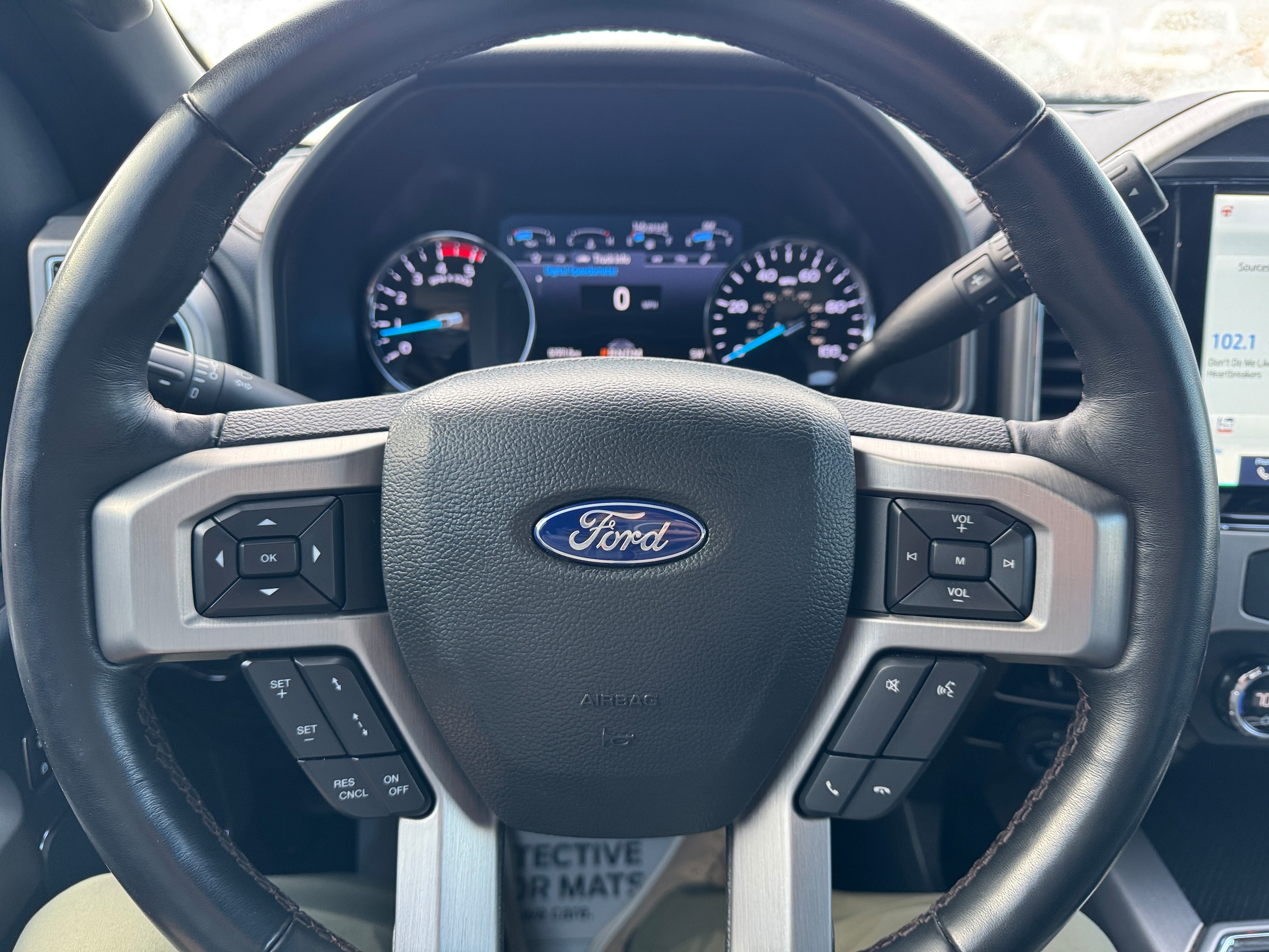 2022 Ford F-350 Super Duty Platinum - Photo 9