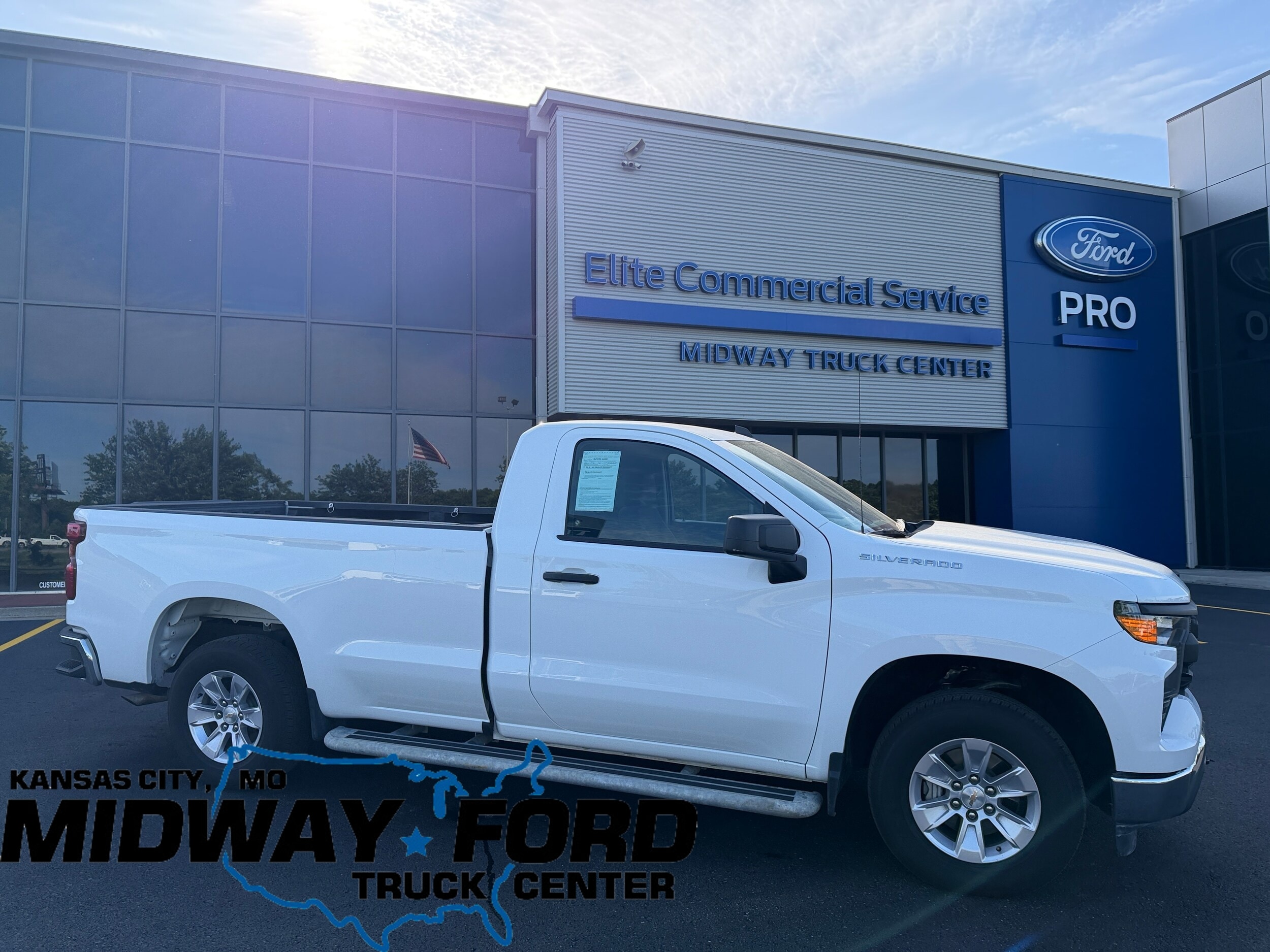 2025 Chevrolet Silverado 1500's photo
