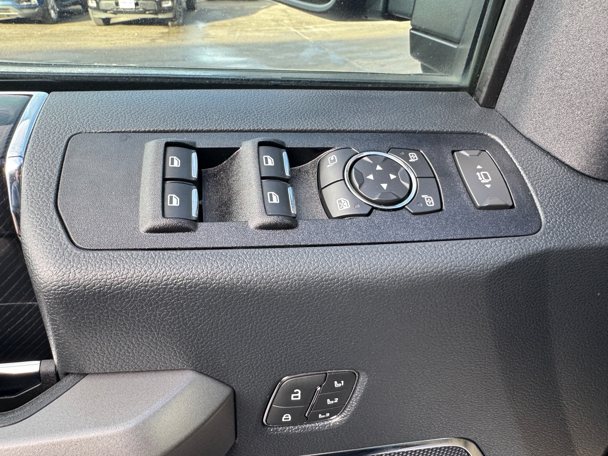 2022 Ford F-350 Super Duty Platinum - Photo 26