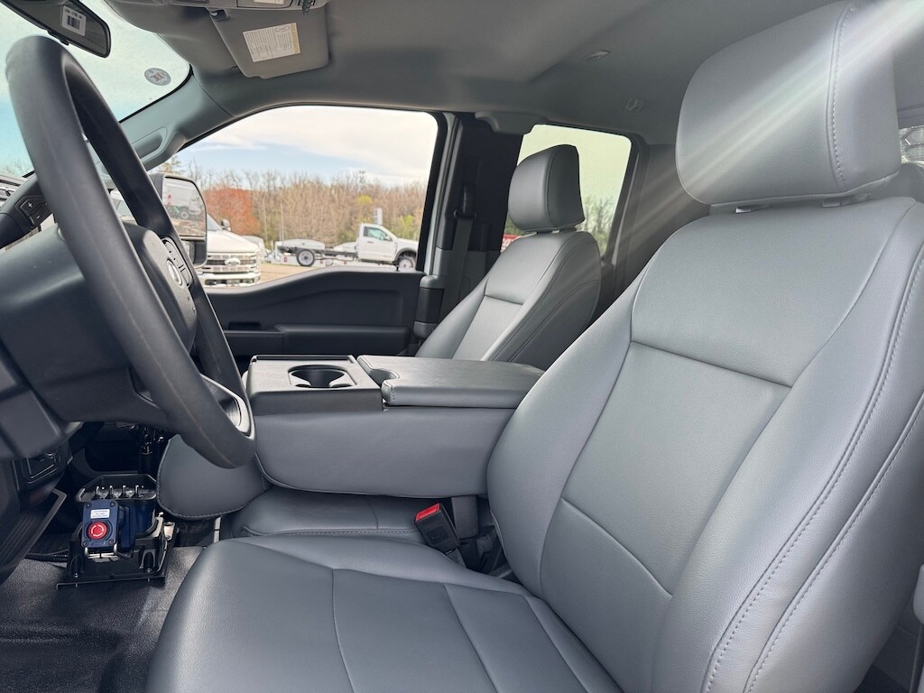 2024 Ford F-550 XL photo 2