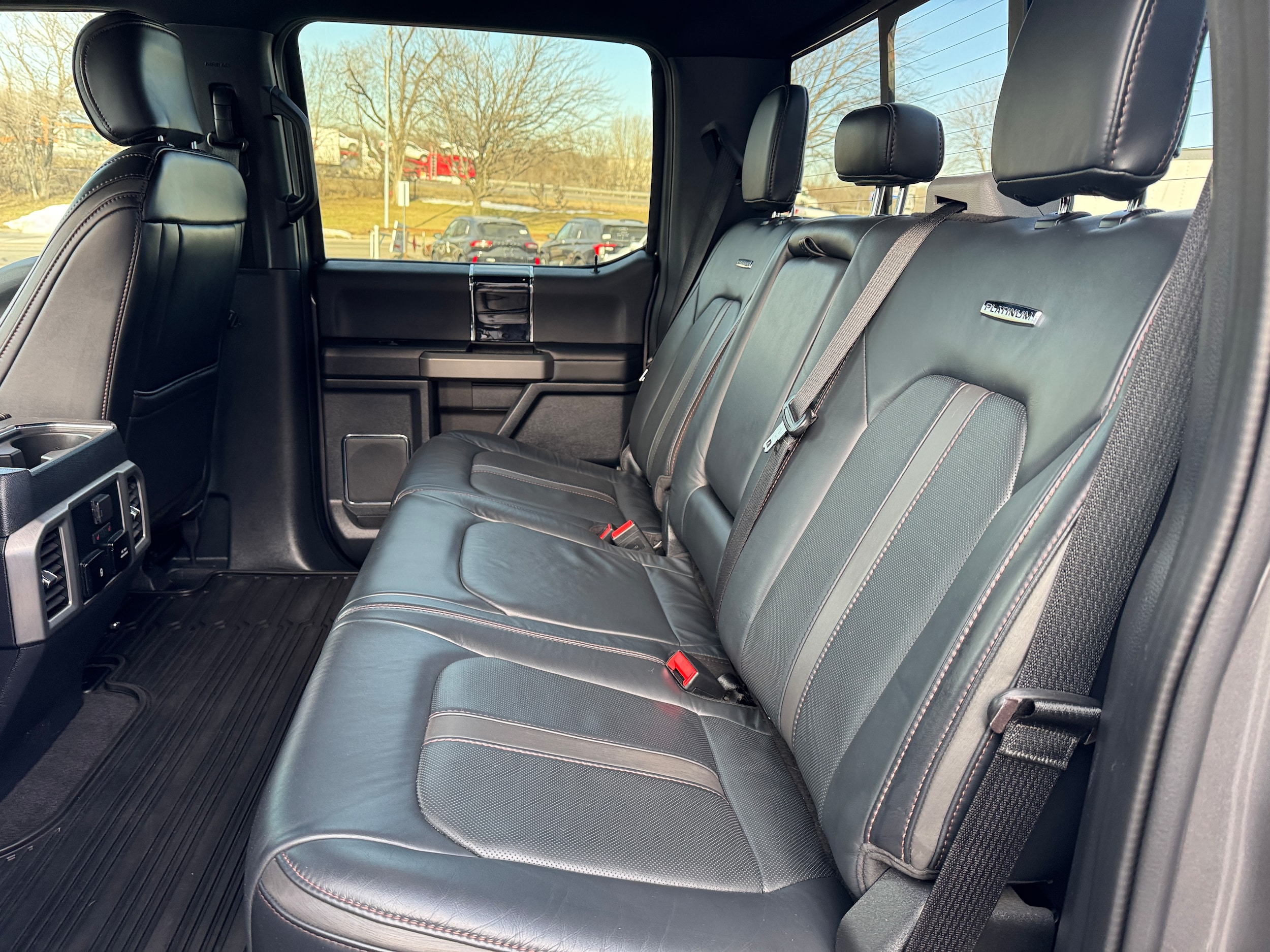 2022 Ford F-350 Super Duty Platinum - Photo 8